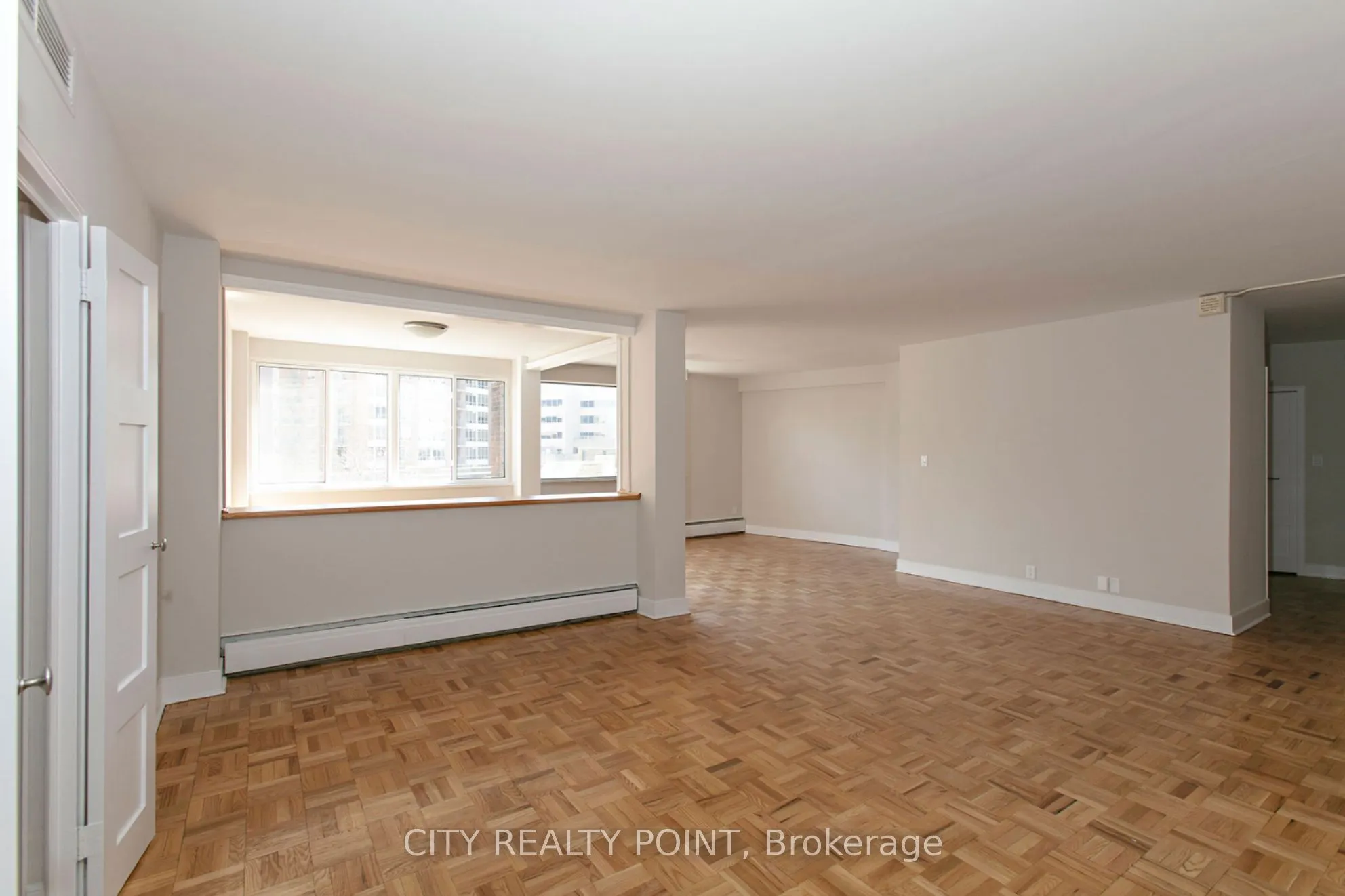 9 Deer Park Crescent, #504