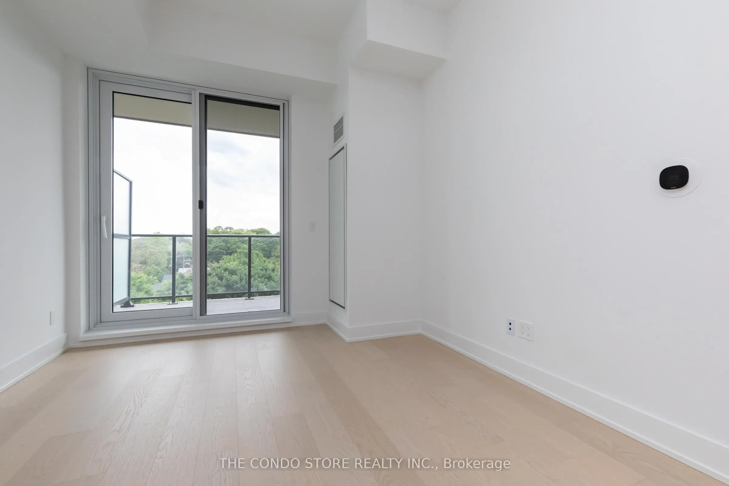 8 Manor Road W, #707
