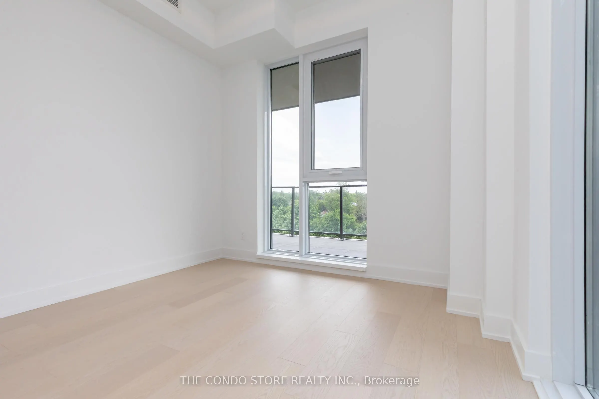 8 Manor Road W, #707