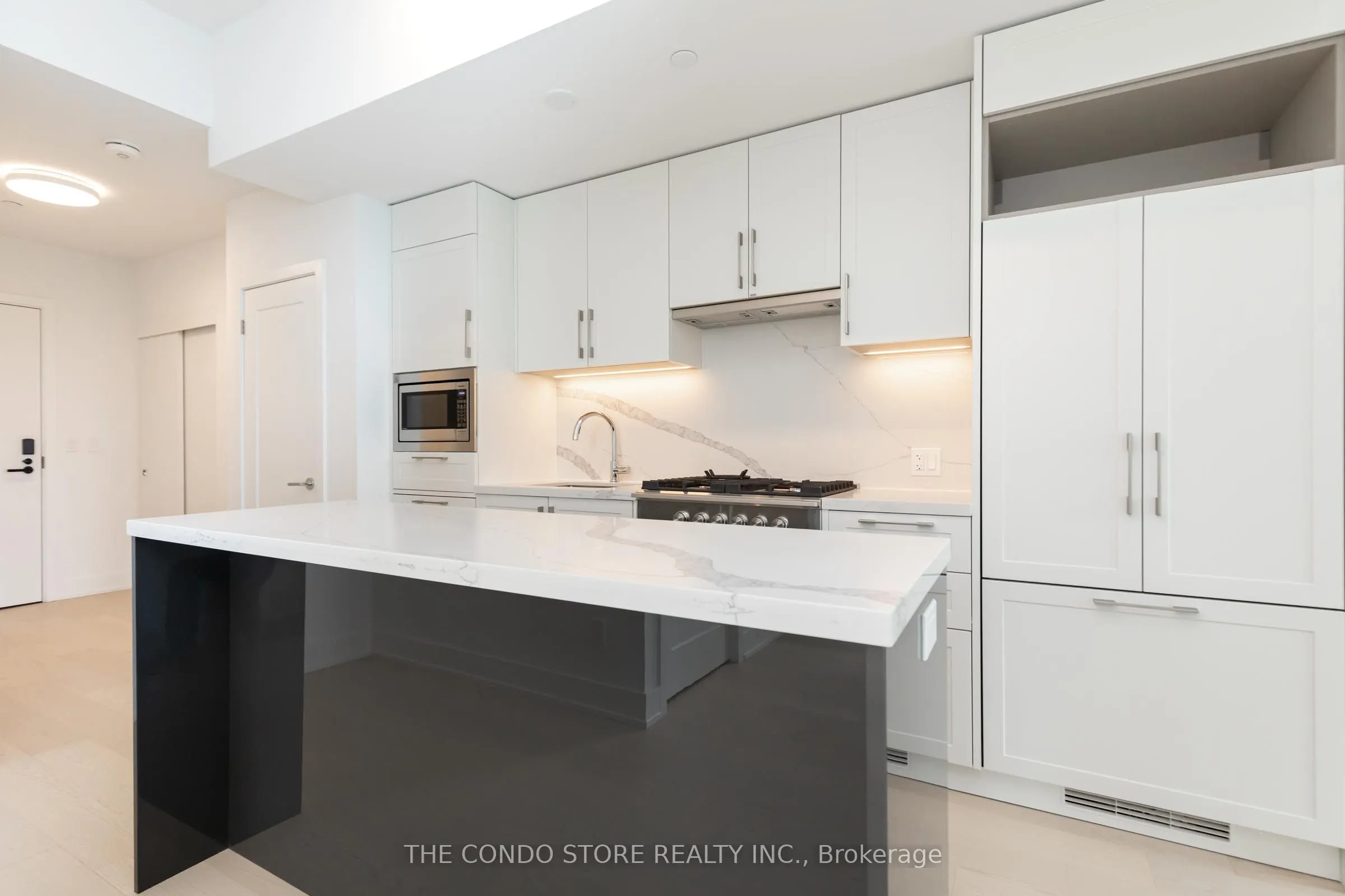 8 Manor Road W, #707