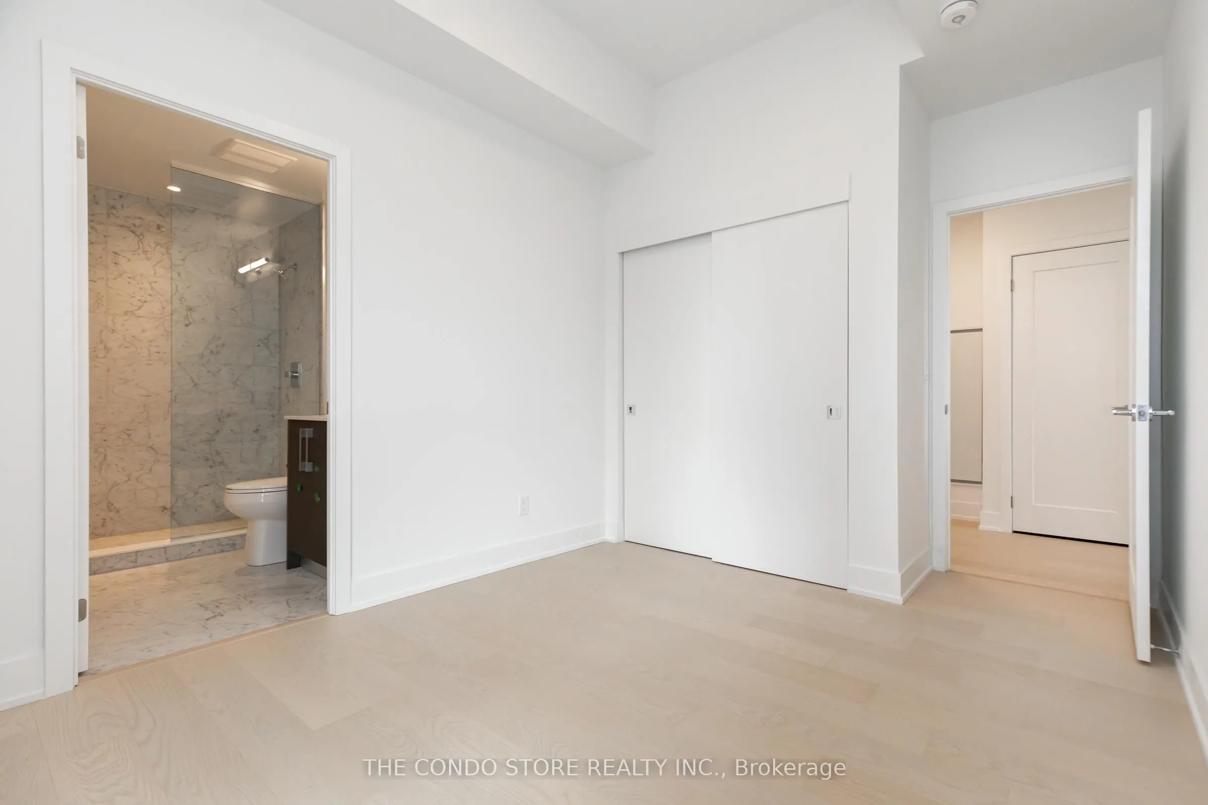 8 Manor Road W, #707