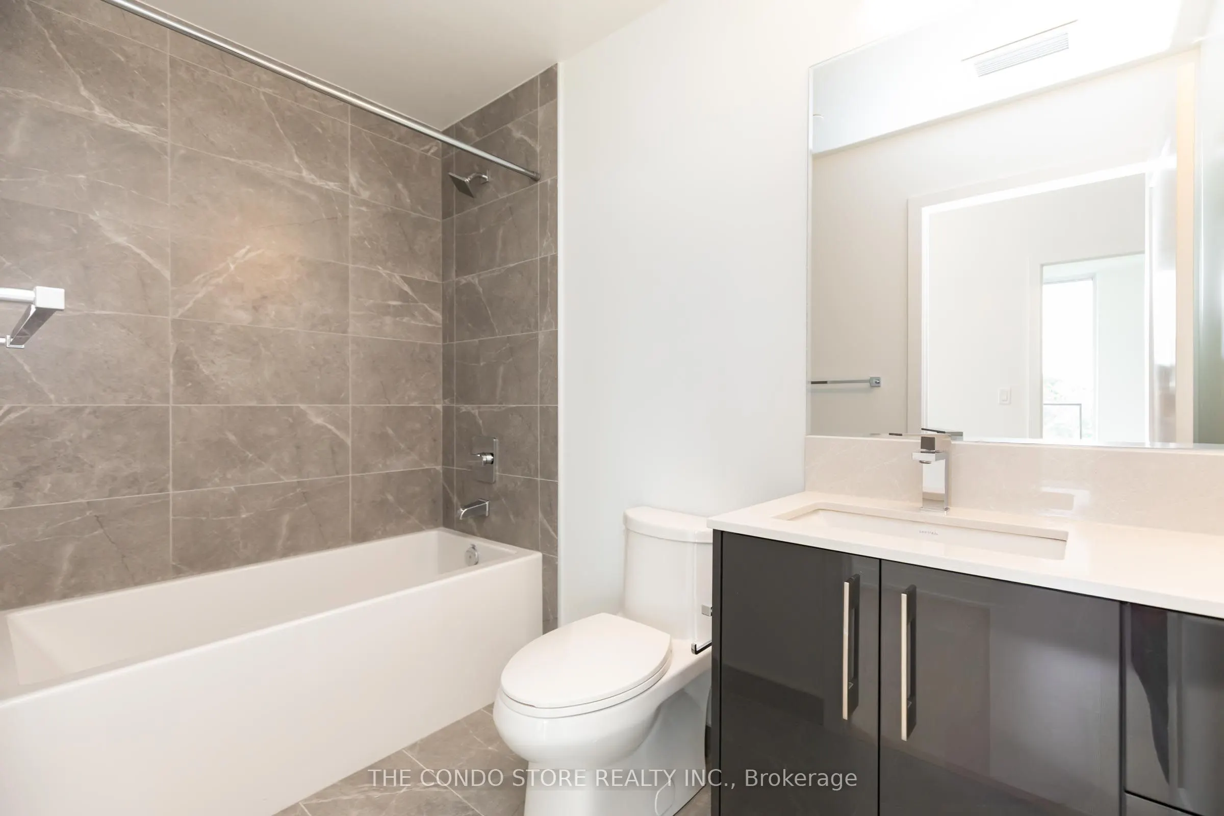 8 Manor Road W, #707