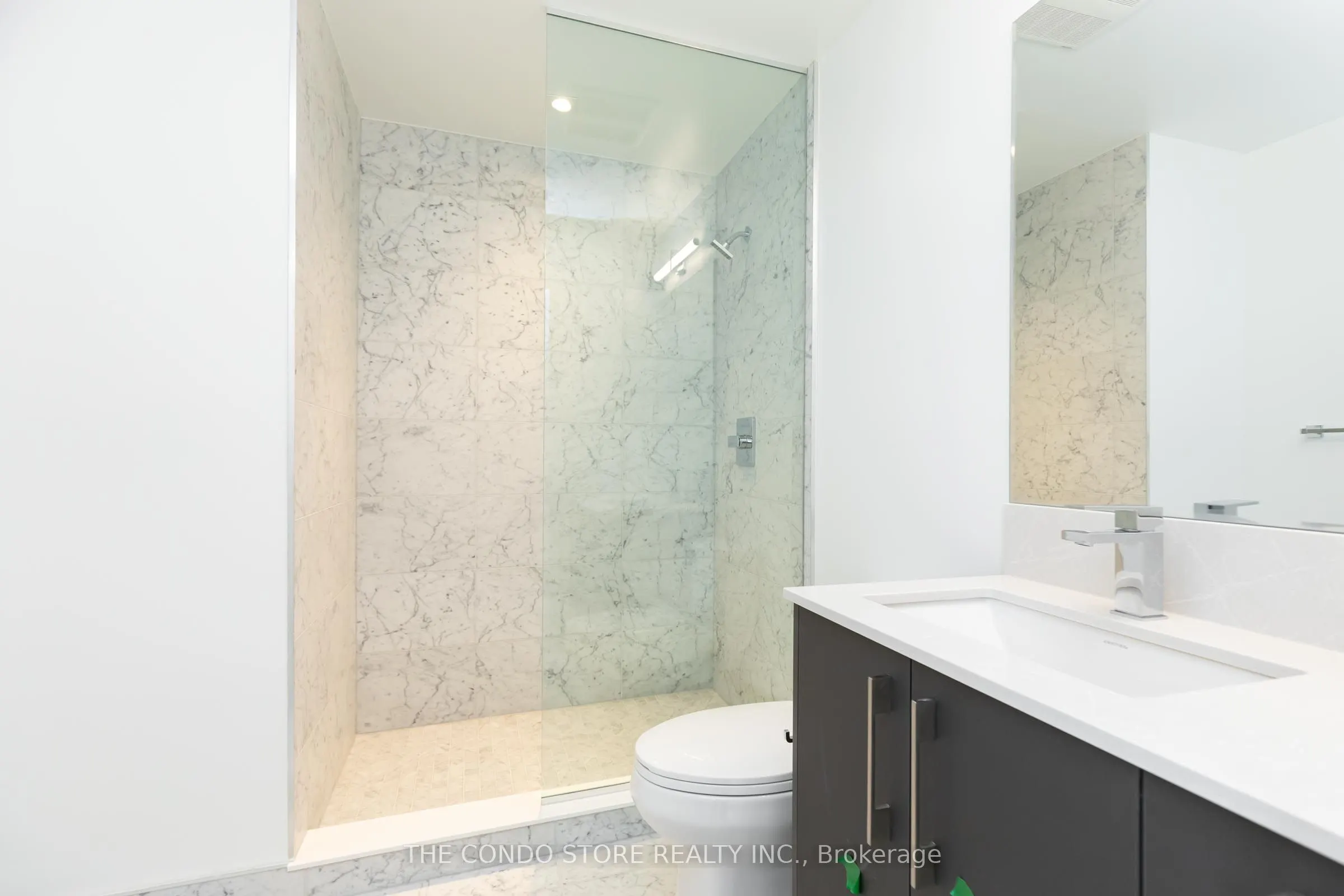8 Manor Road W, #707
