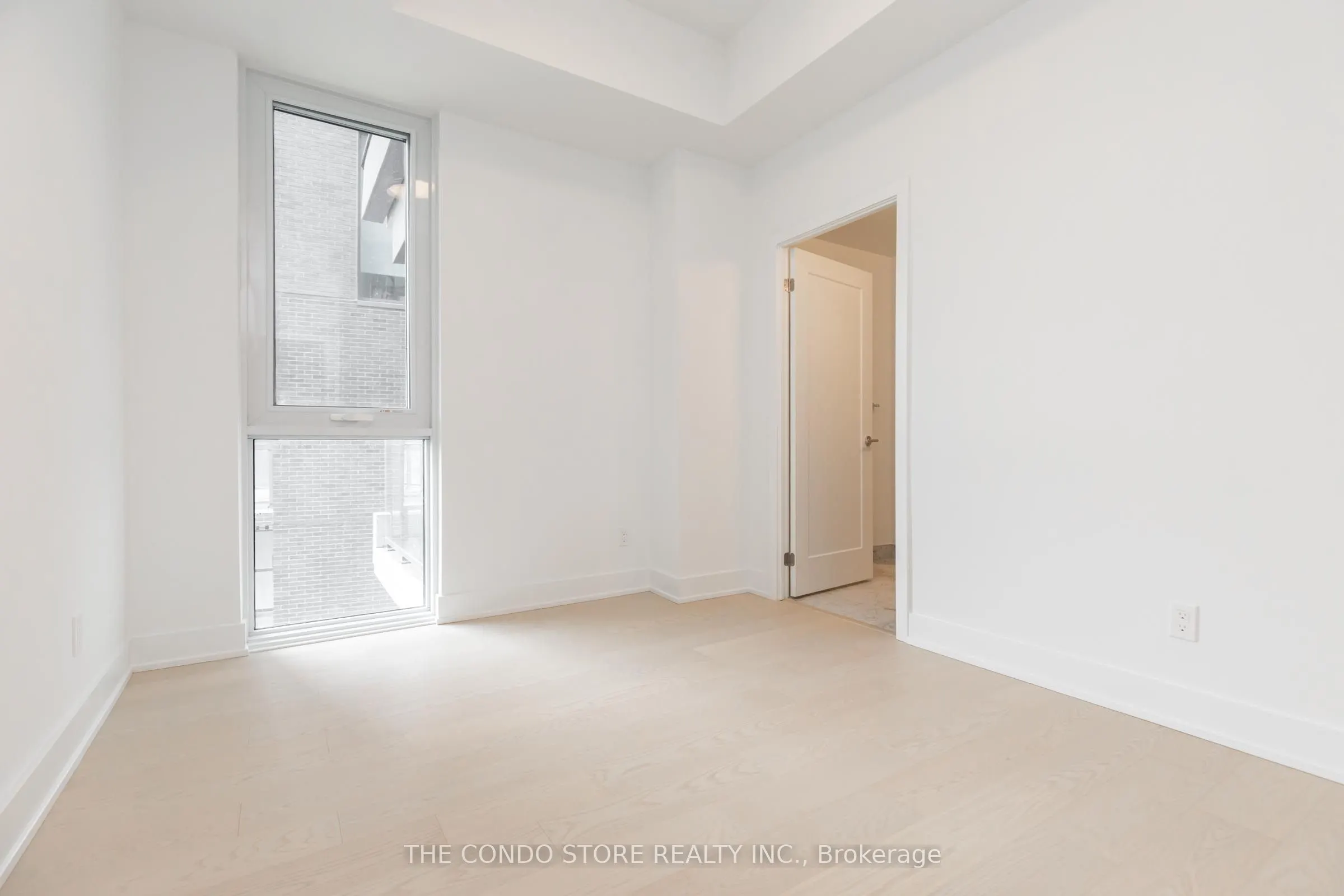 8 Manor Road W, #707