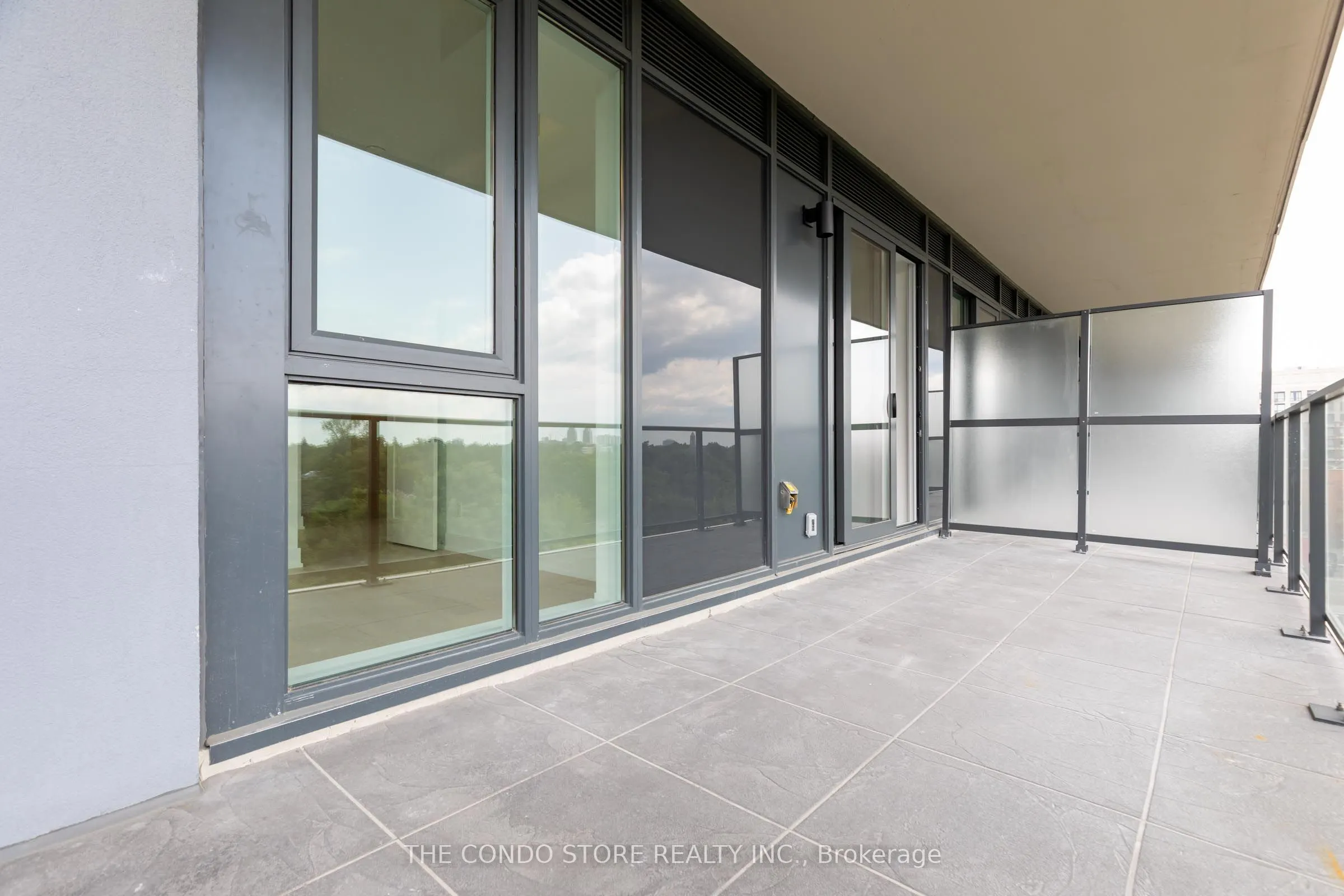 8 Manor Road W, #707