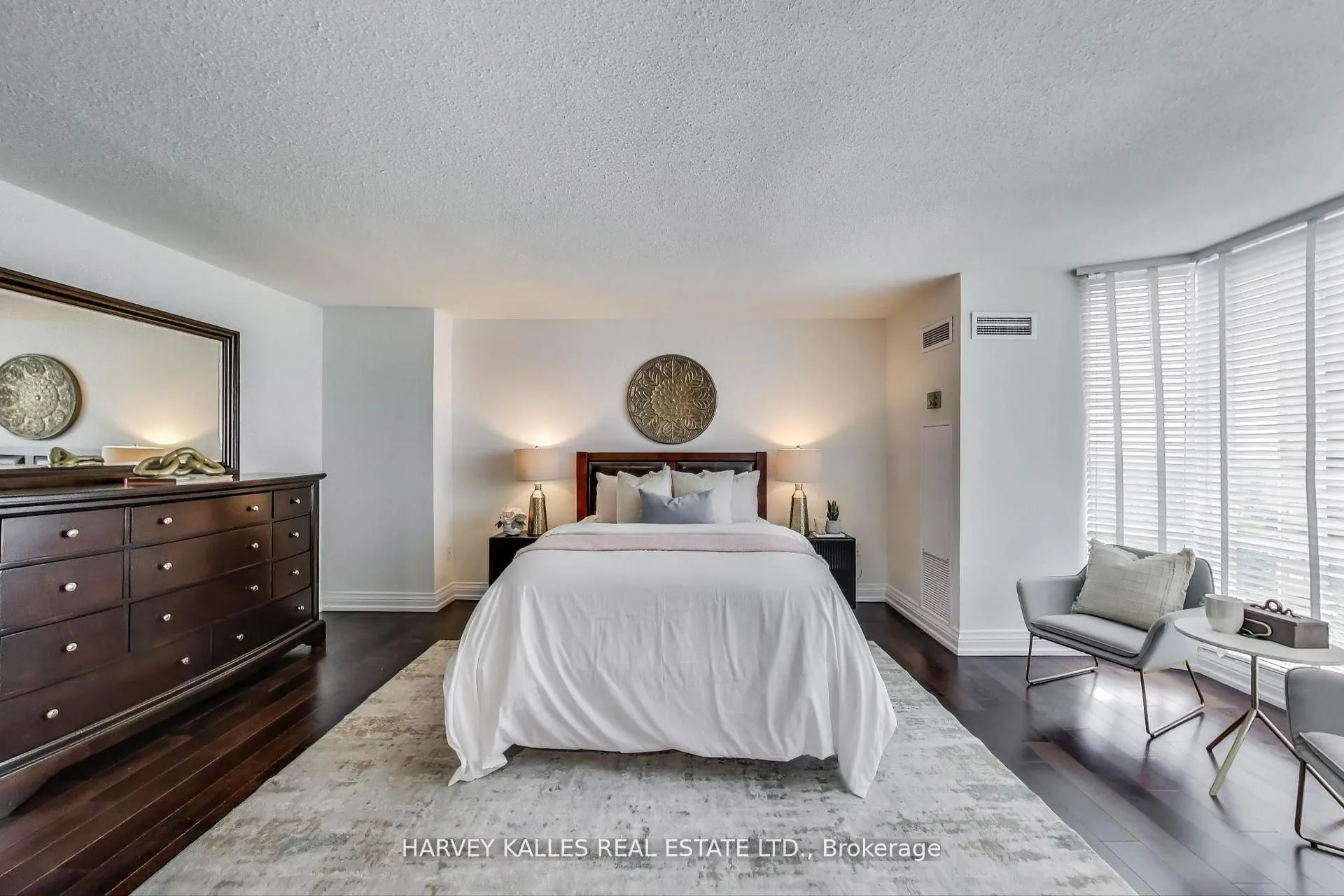55 Skymark Drive, #902