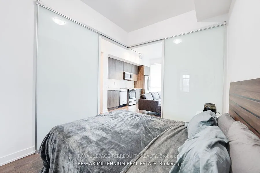 50 Bruyeres Mews, #710