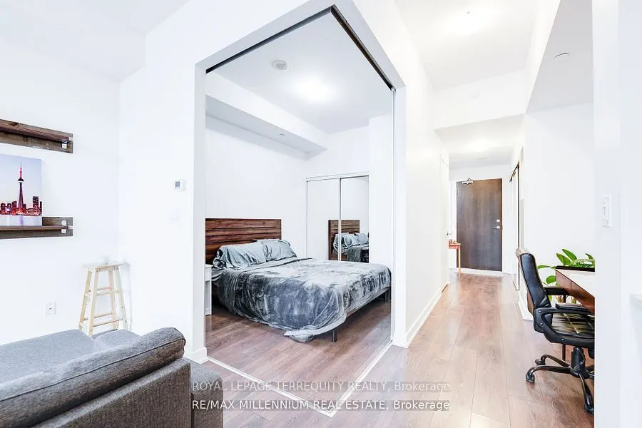 50 Bruyeres Mews, #710