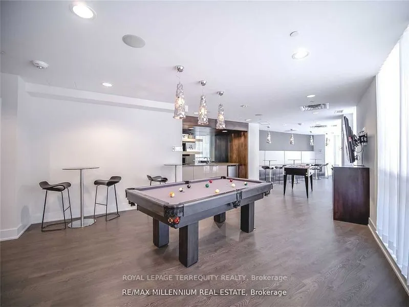 50 Bruyeres Mews, #710