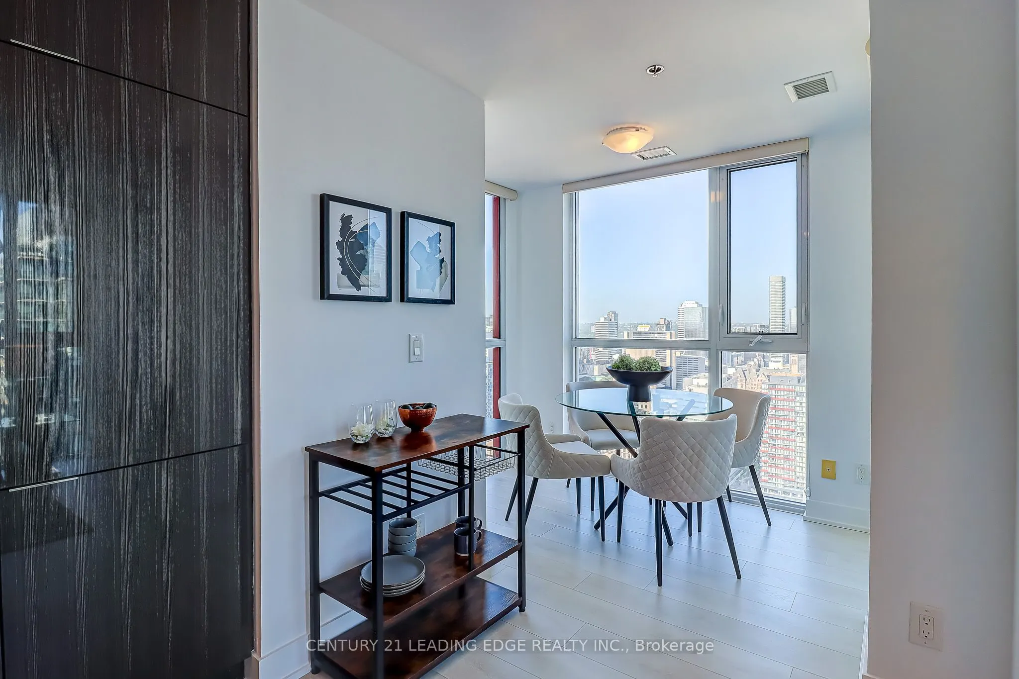 318 Richmond Street, #3904