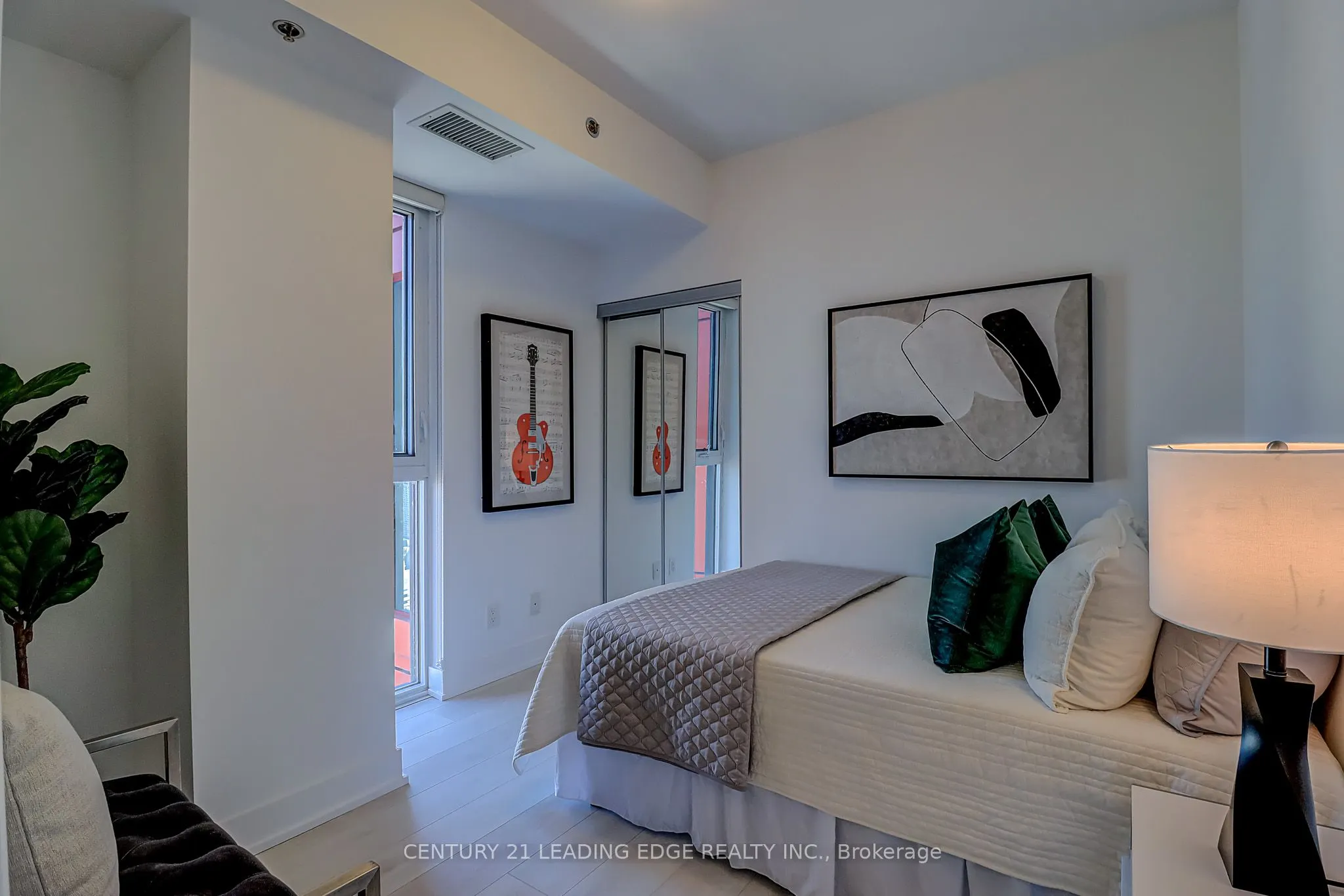 318 Richmond Street, #3904