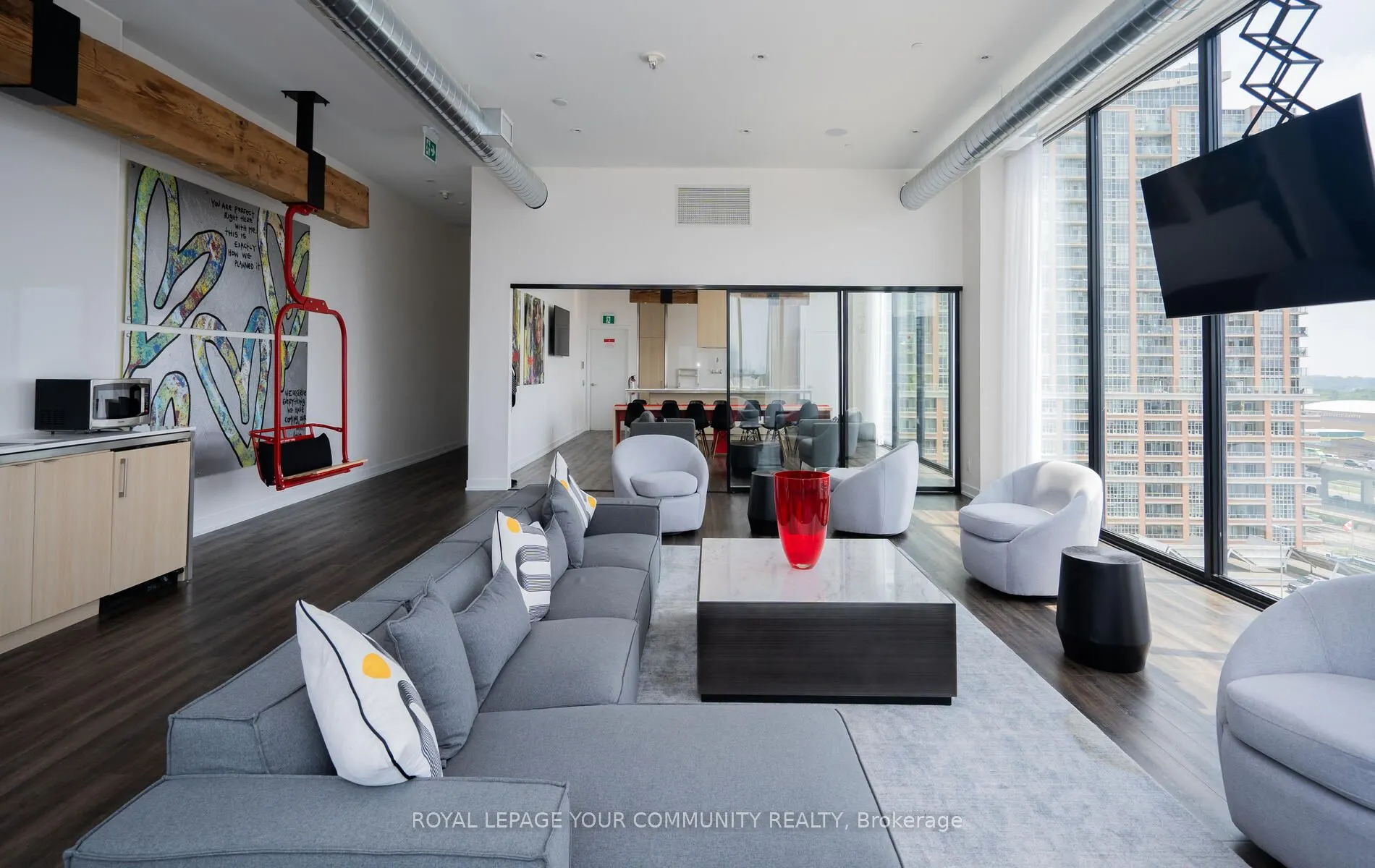 135 East Liberty Street, #811