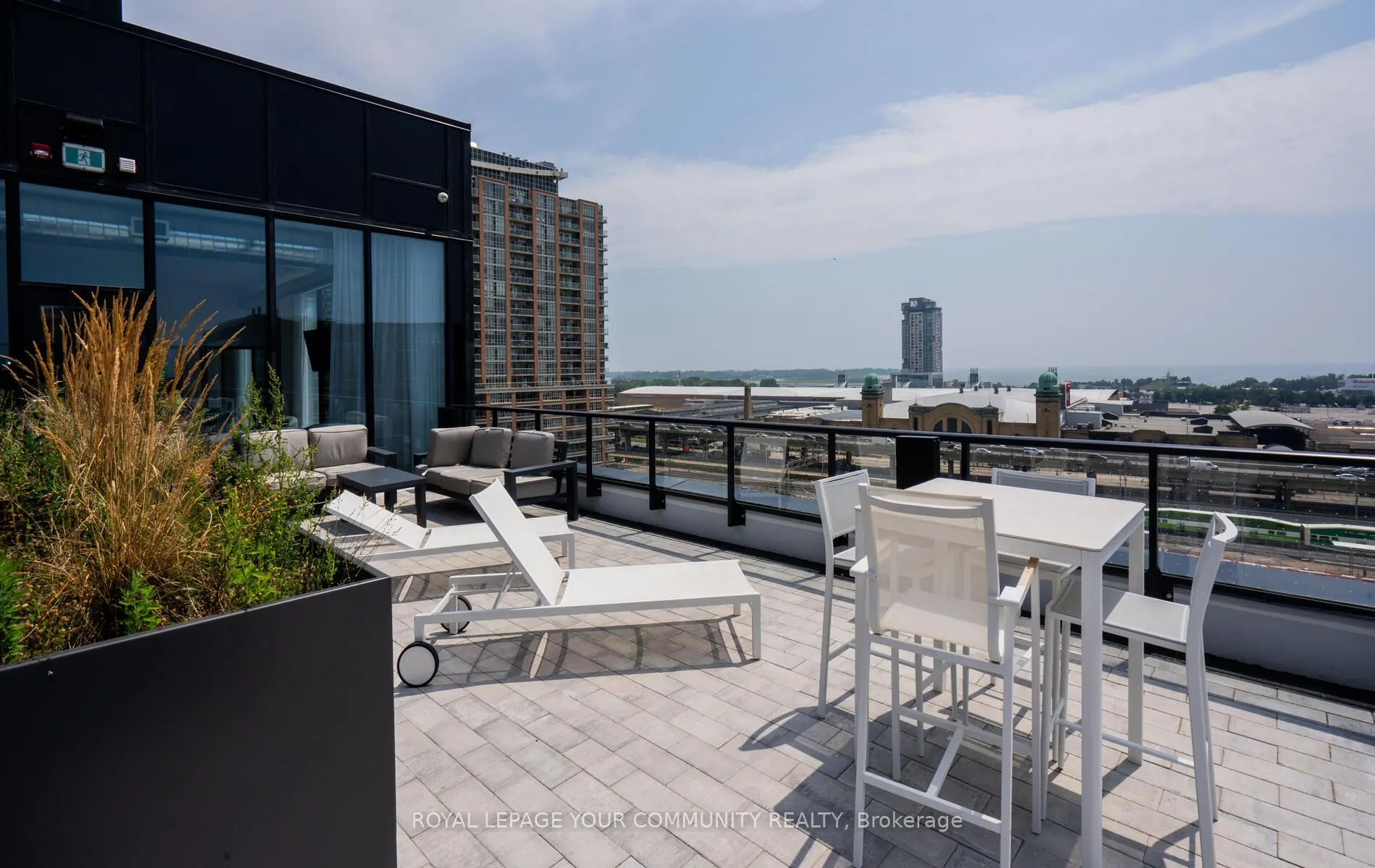 135 East Liberty Street, #811