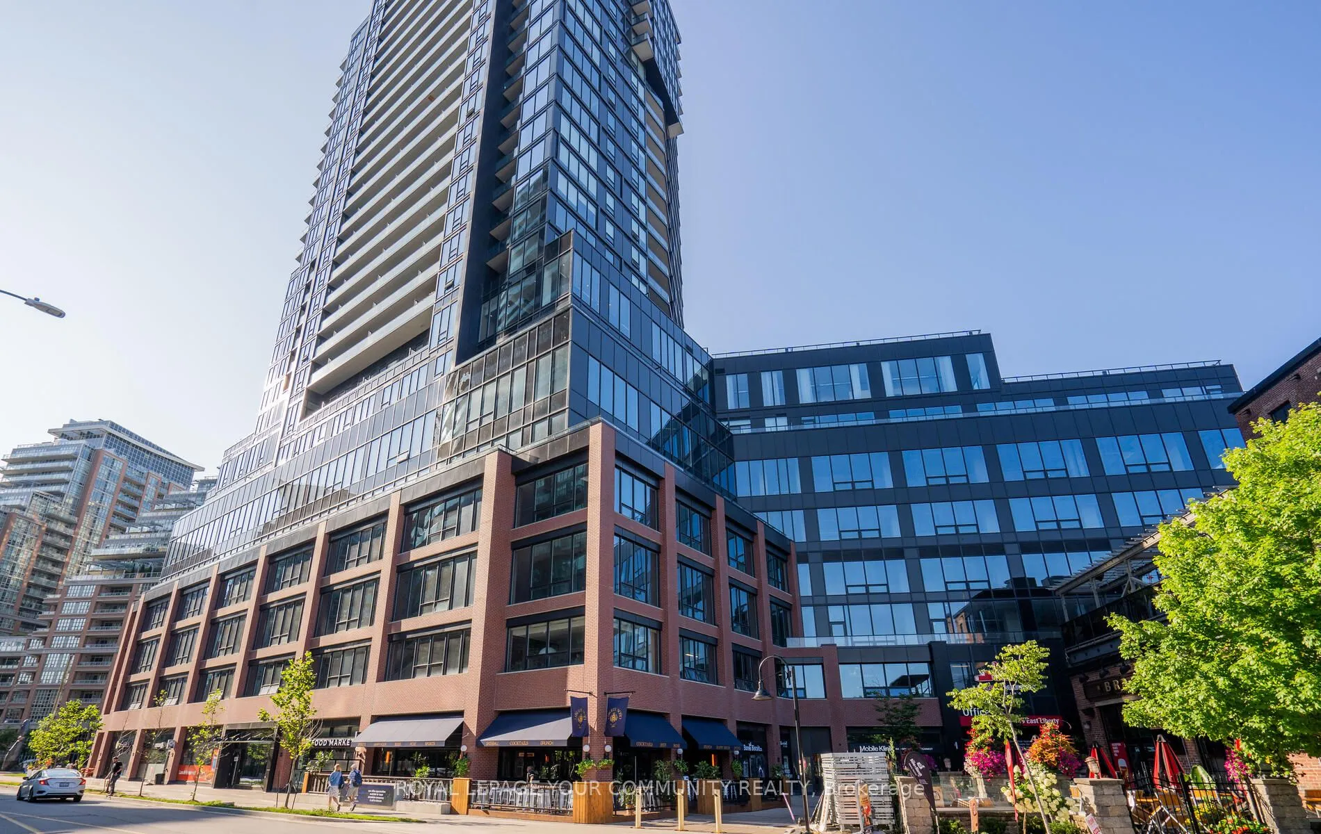 135 East Liberty Street, #811