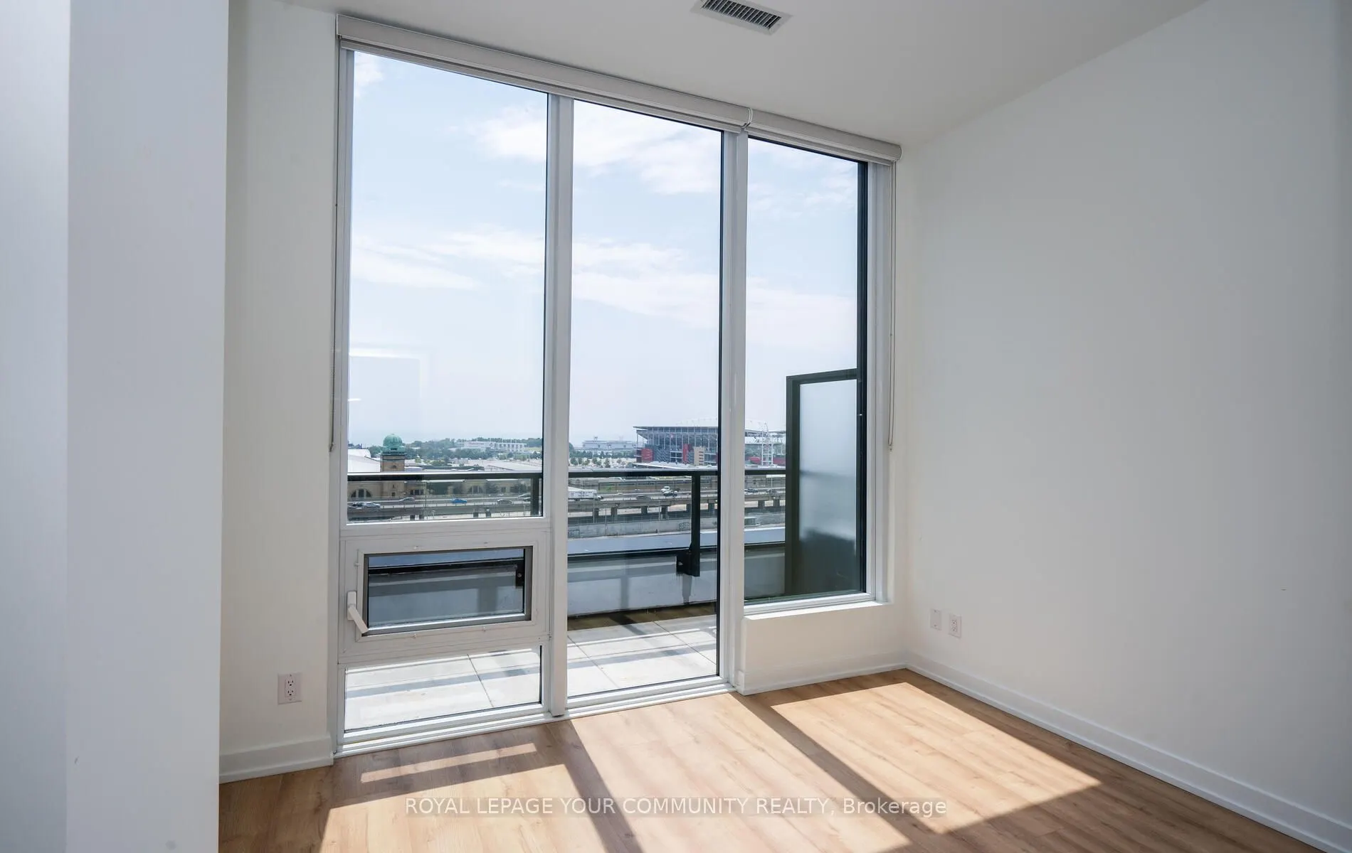 135 East Liberty Street, #811