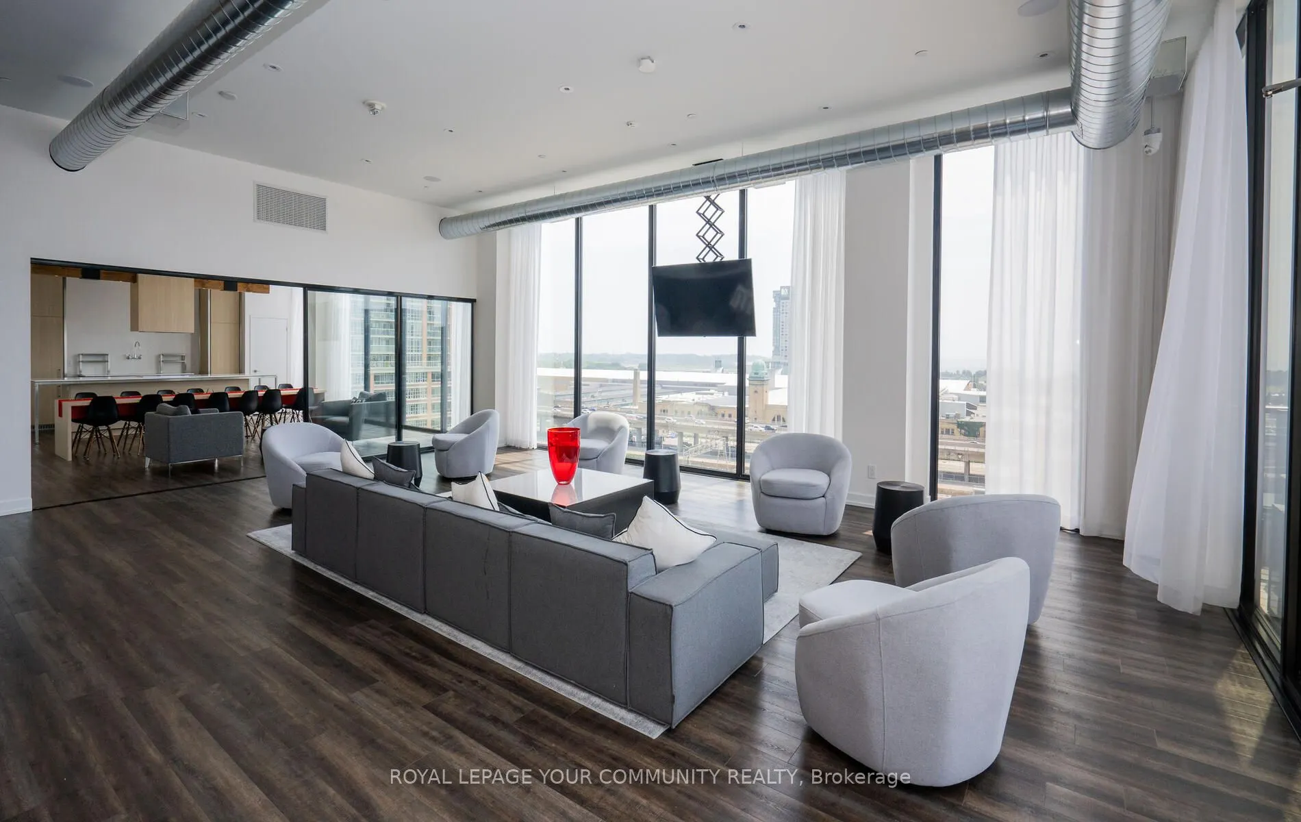 135 East Liberty Street, #811