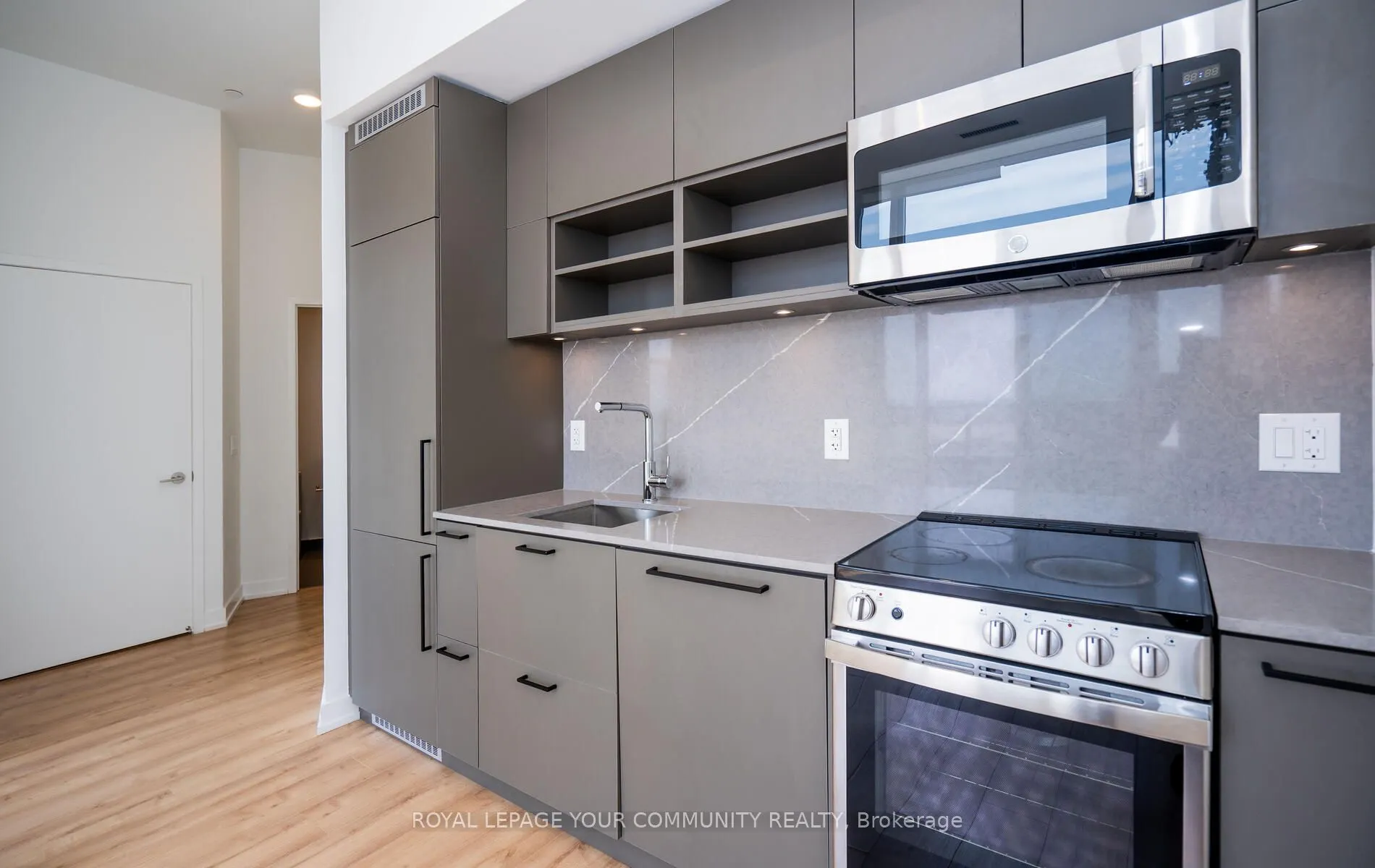 135 East Liberty Street, #811
