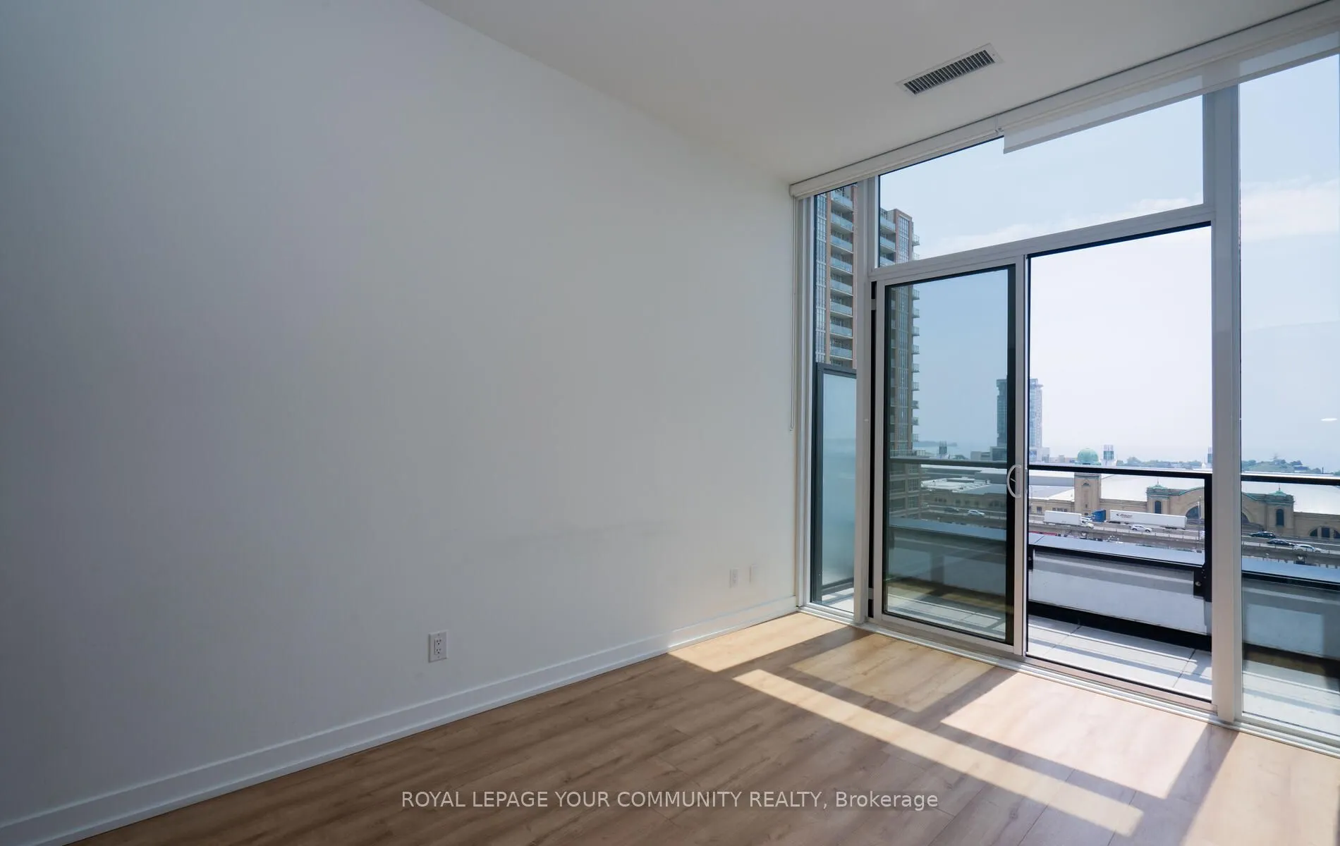 135 East Liberty Street, #811
