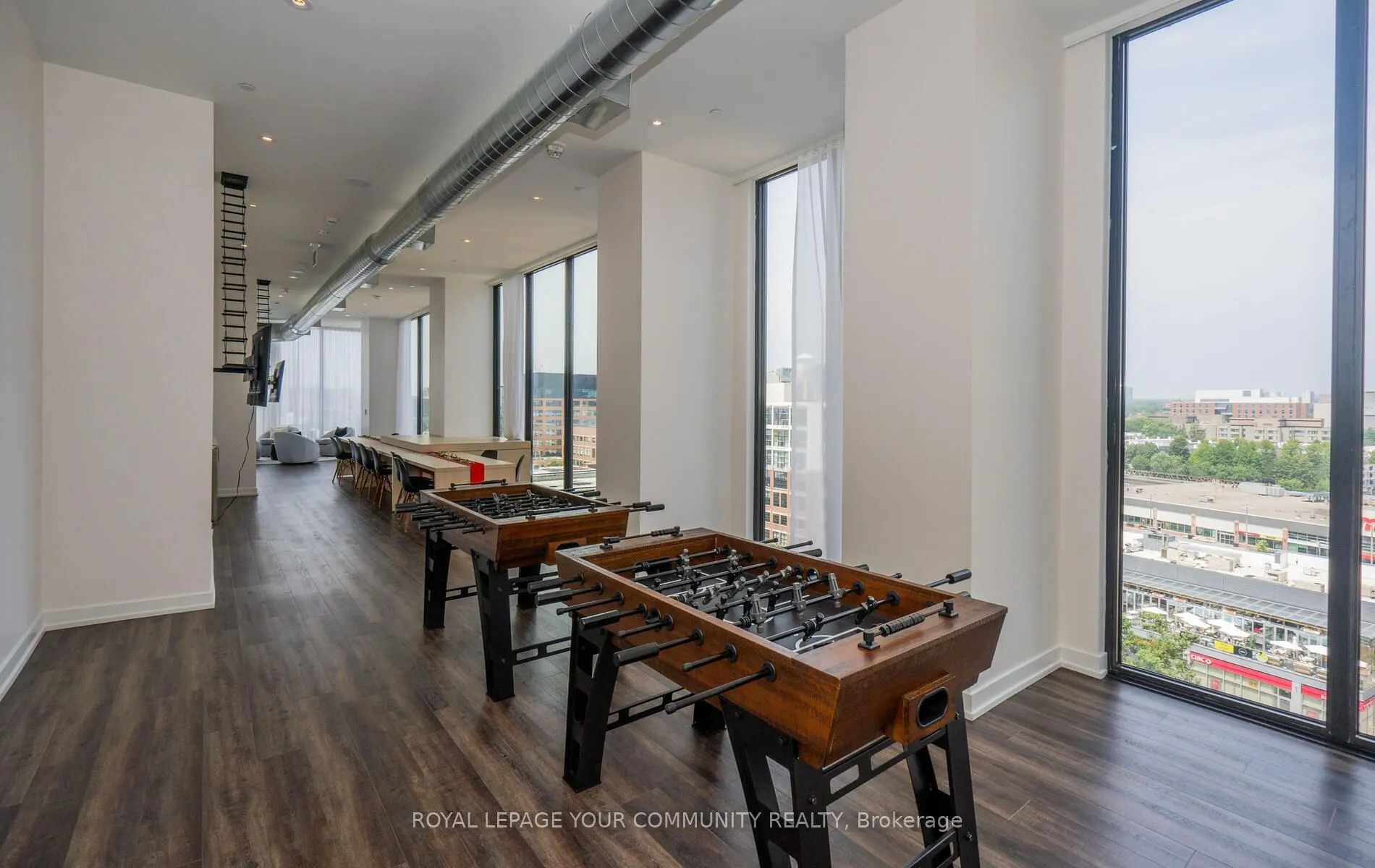 135 East Liberty Street, #811