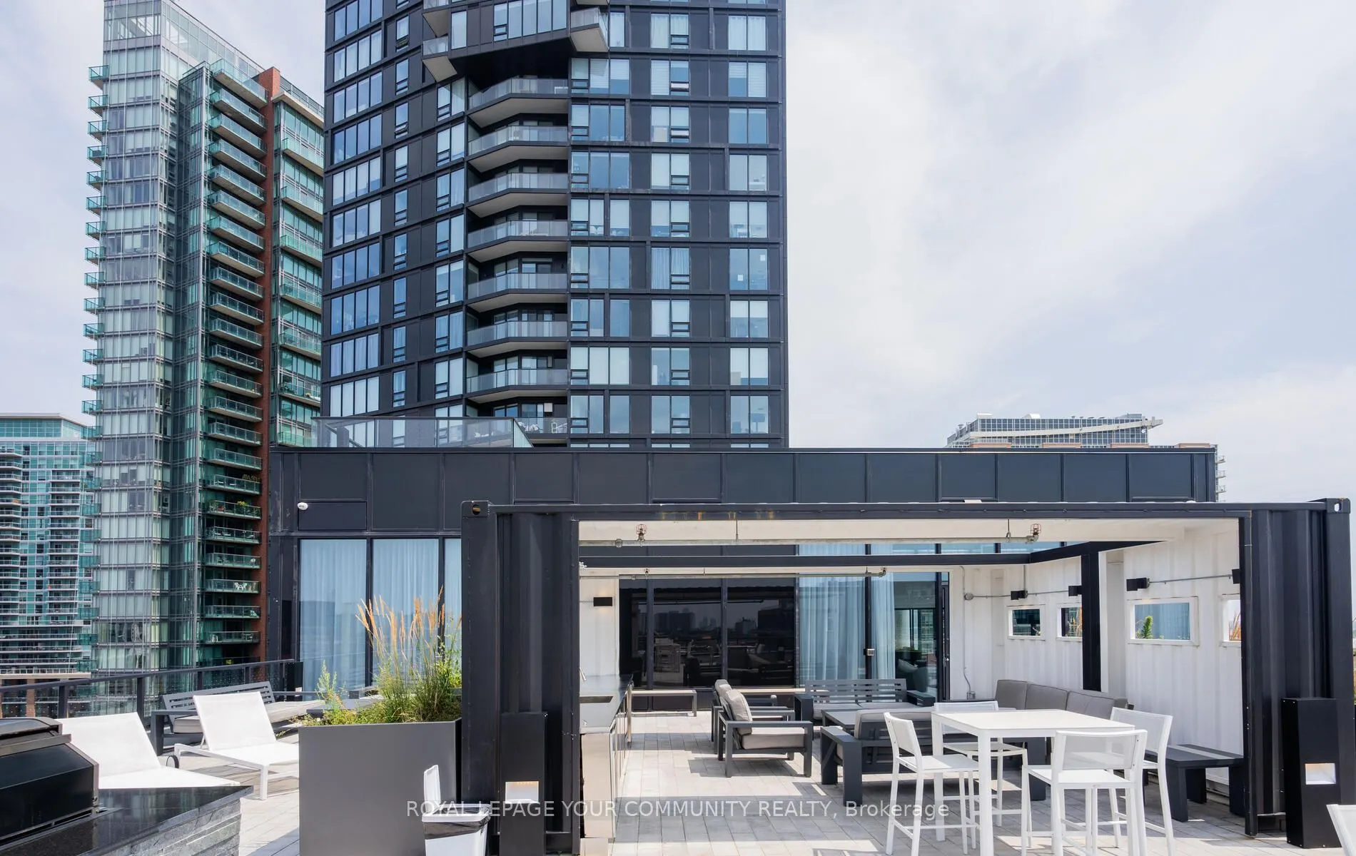 135 East Liberty Street, #811