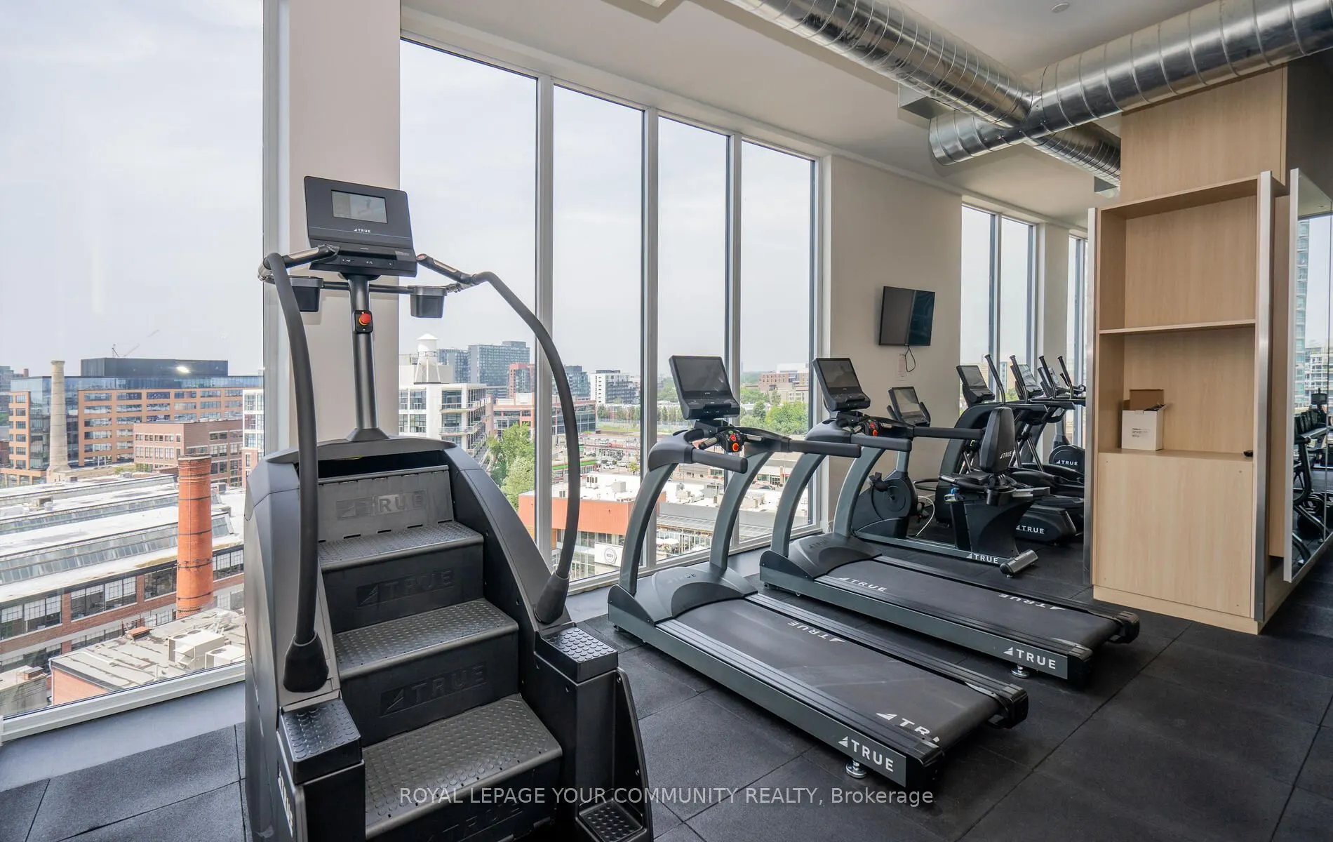 135 East Liberty Street, #811