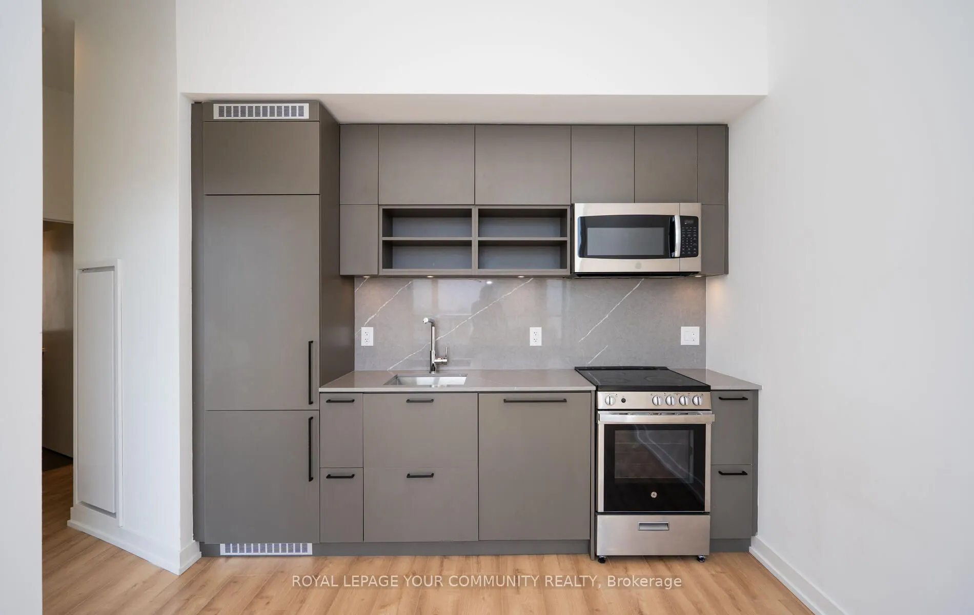135 East Liberty Street, #811