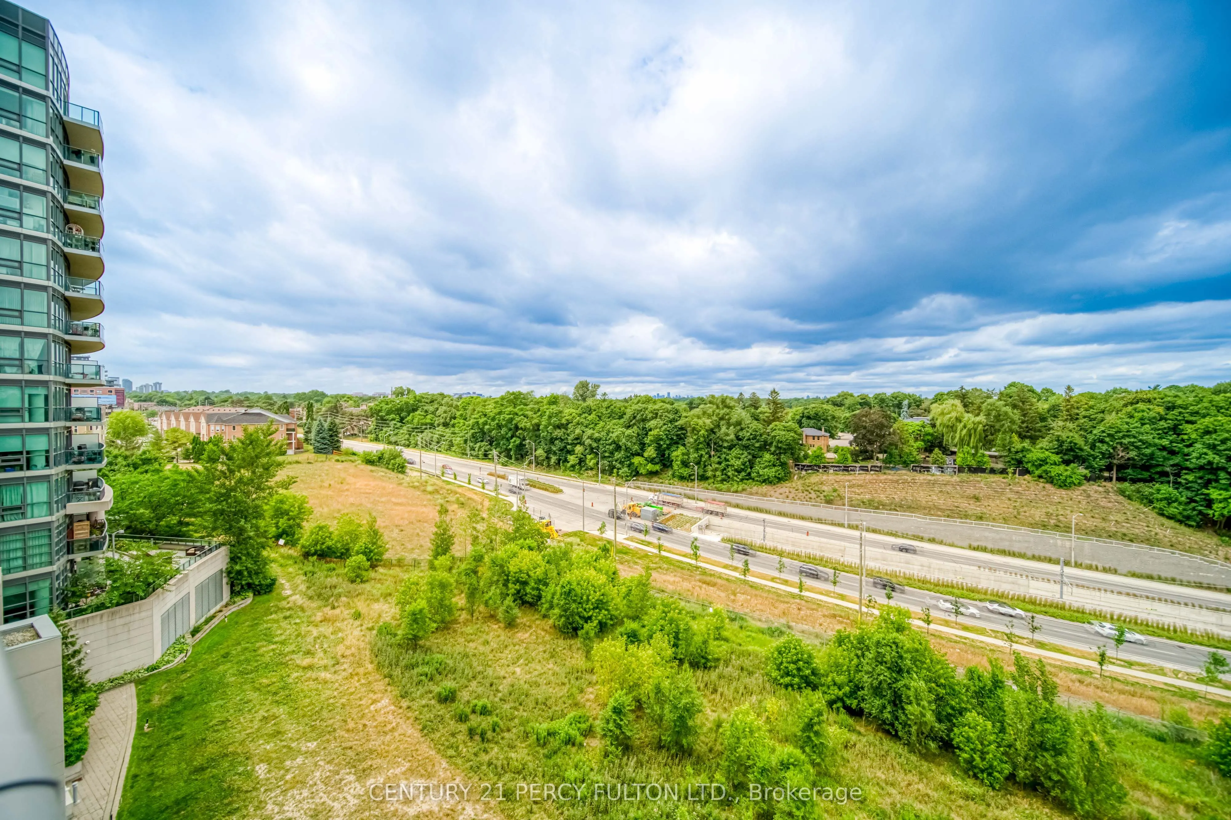 35 Brian Peck Crescent, #504