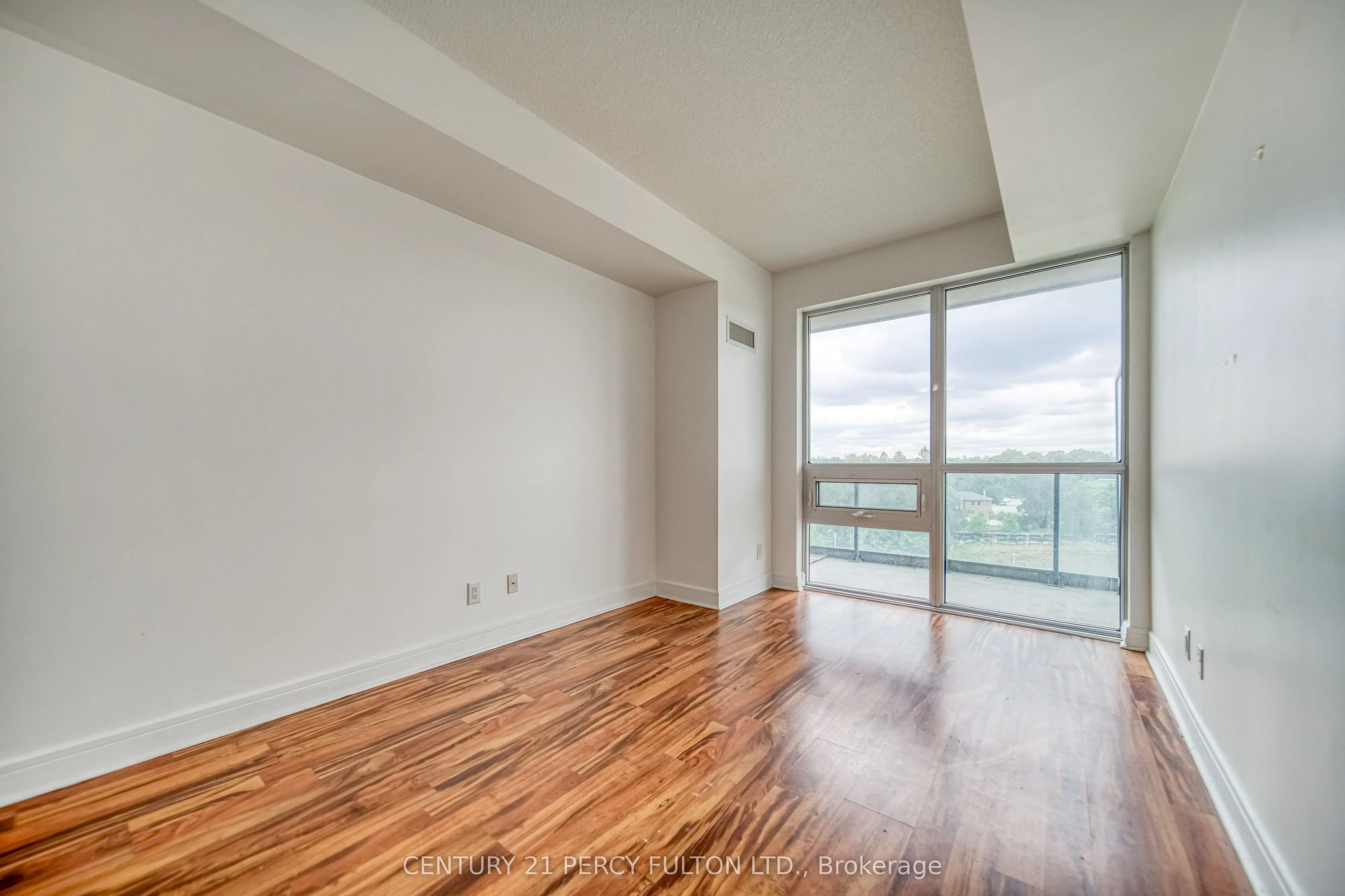 35 Brian Peck Crescent, #504