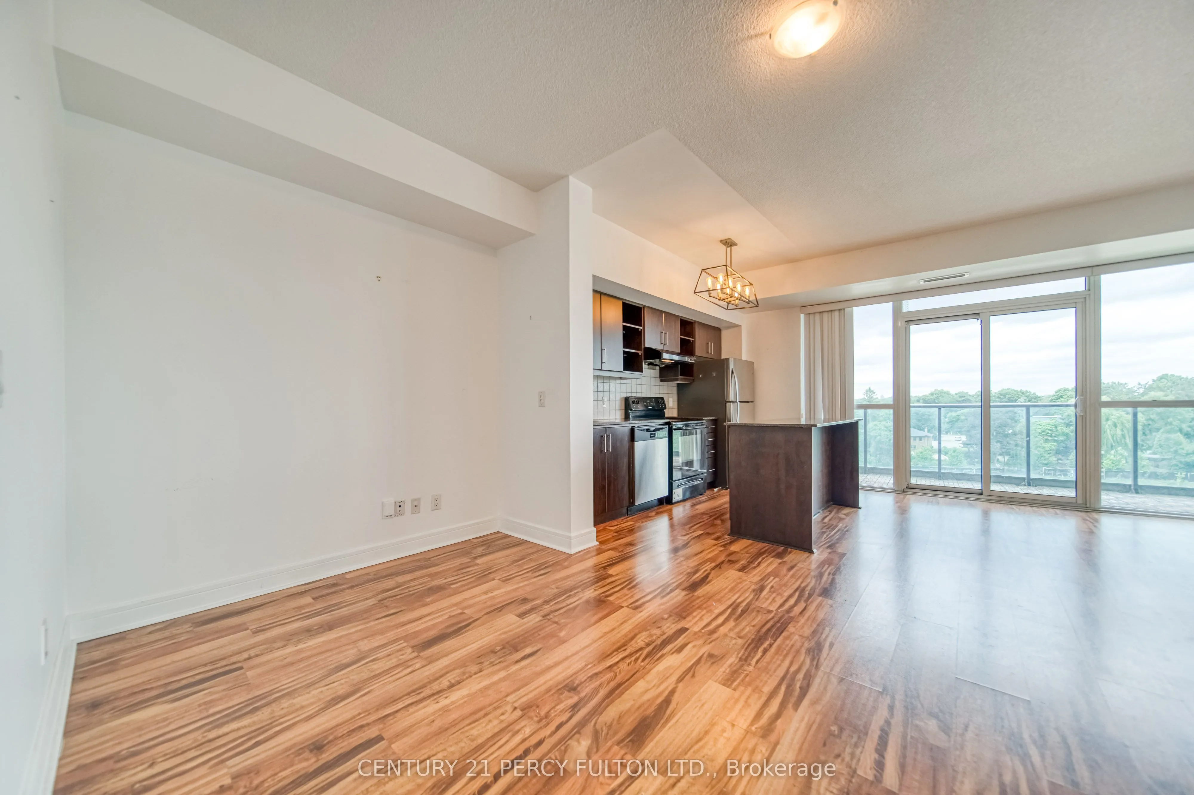 35 Brian Peck Crescent, #504