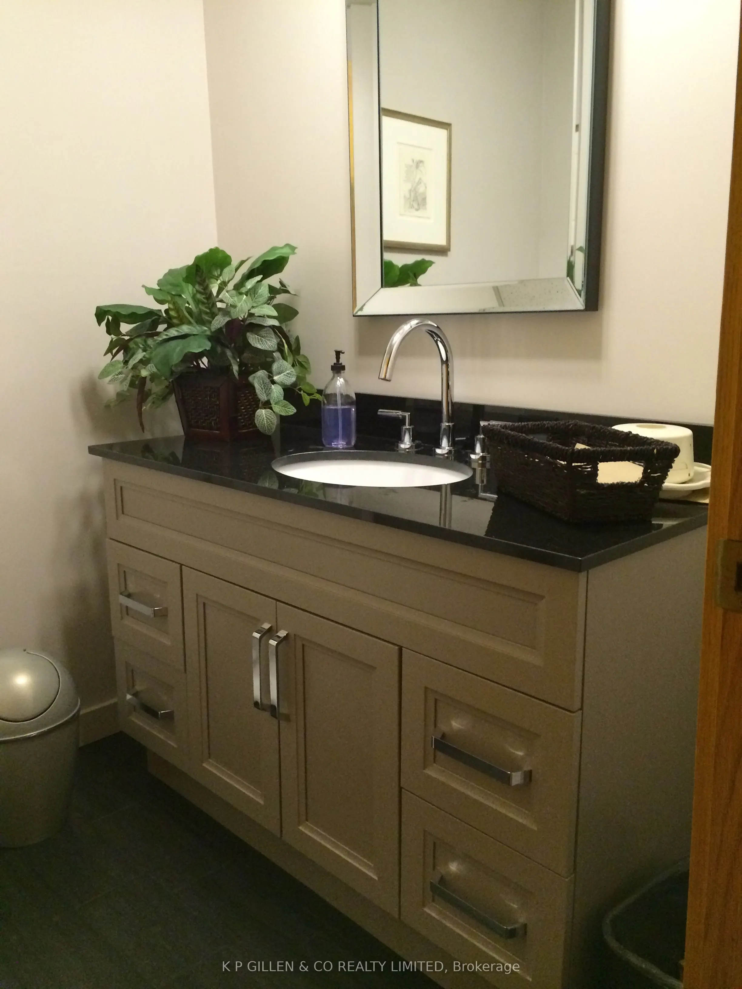 315 Avenue Road, #5-Office 2