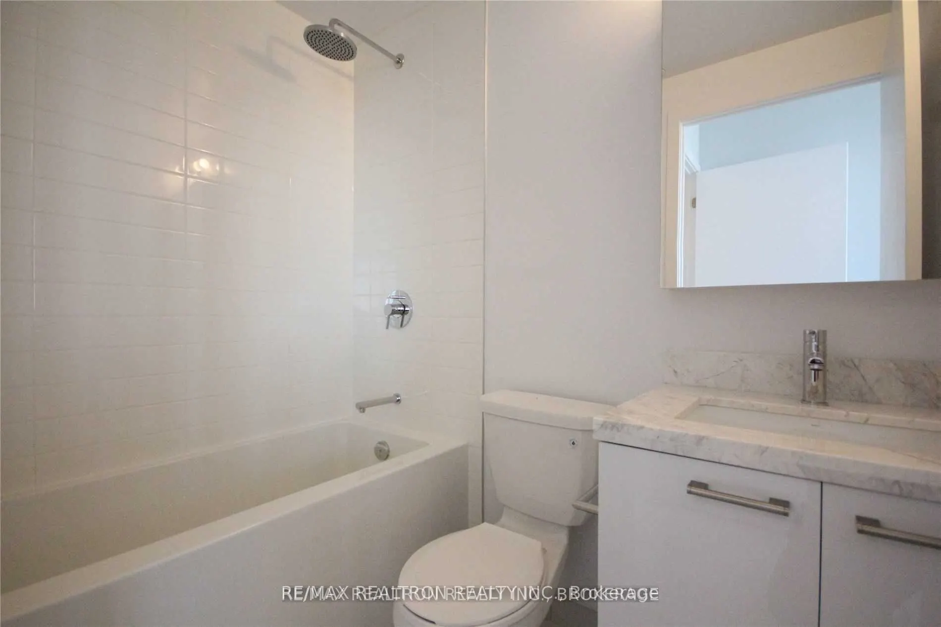 2221 Yonge Street, #4802