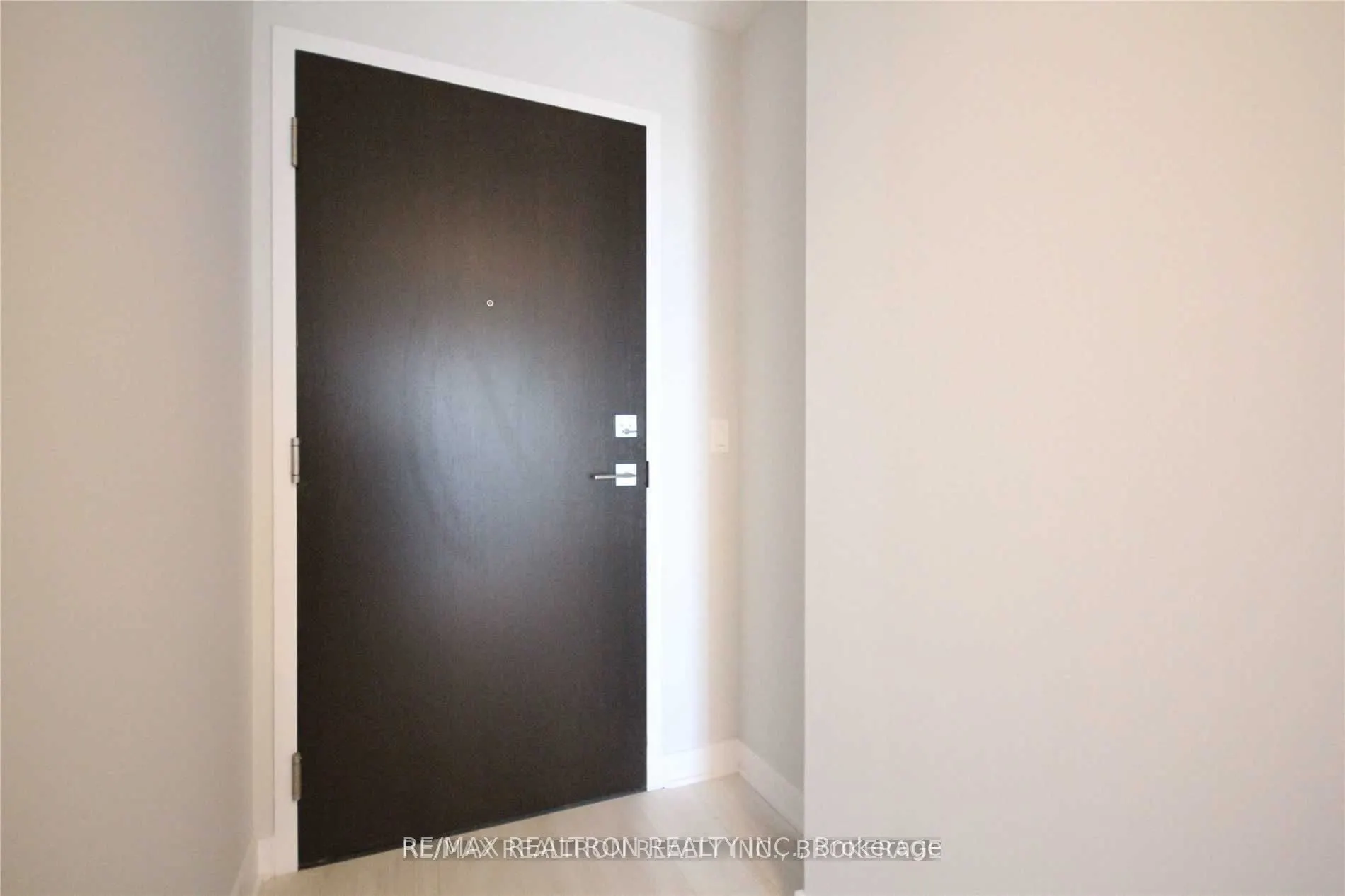 2221 Yonge Street, #4802