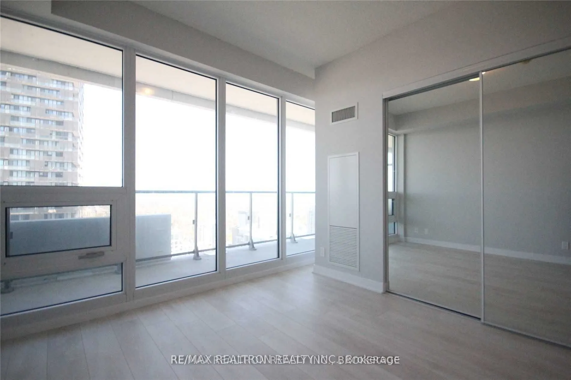 2221 Yonge Street, #4802
