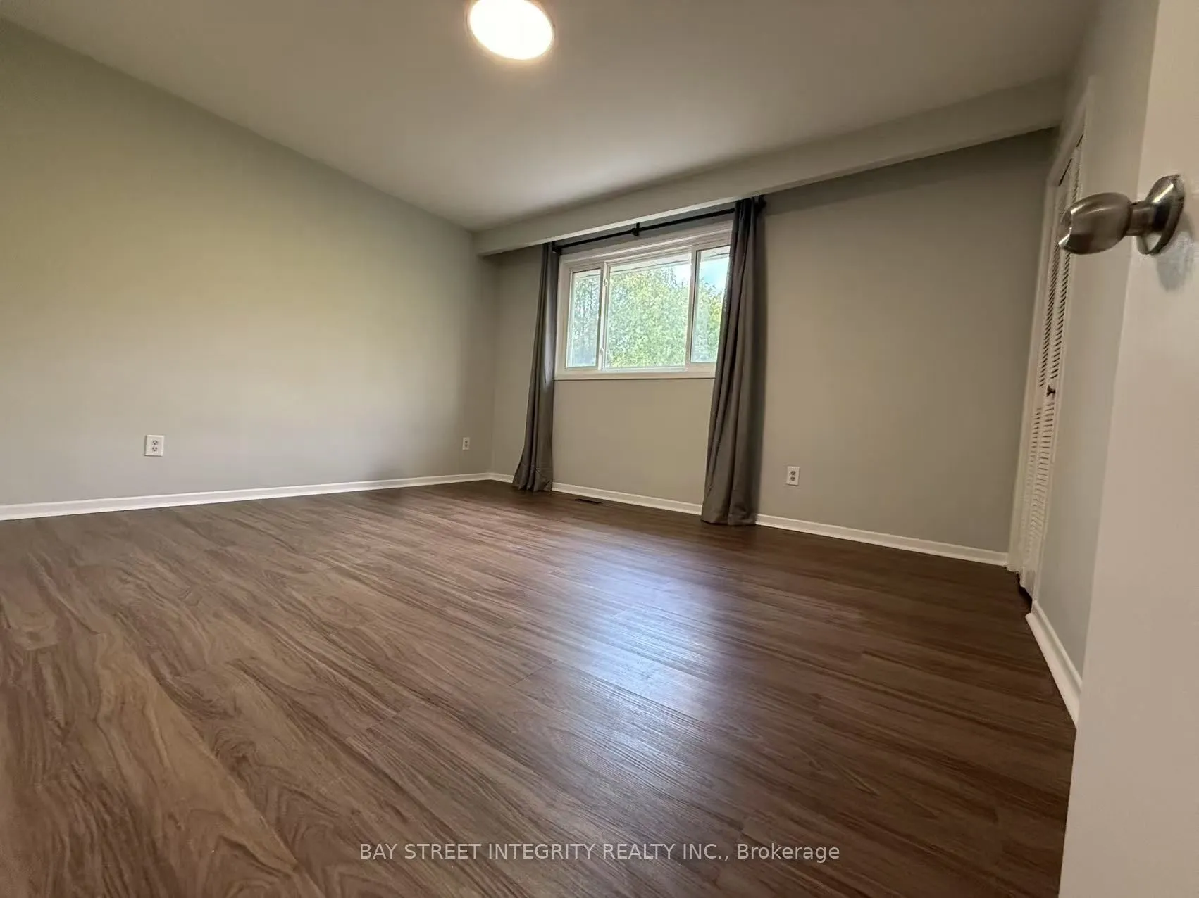 2 Axsmith Crescent