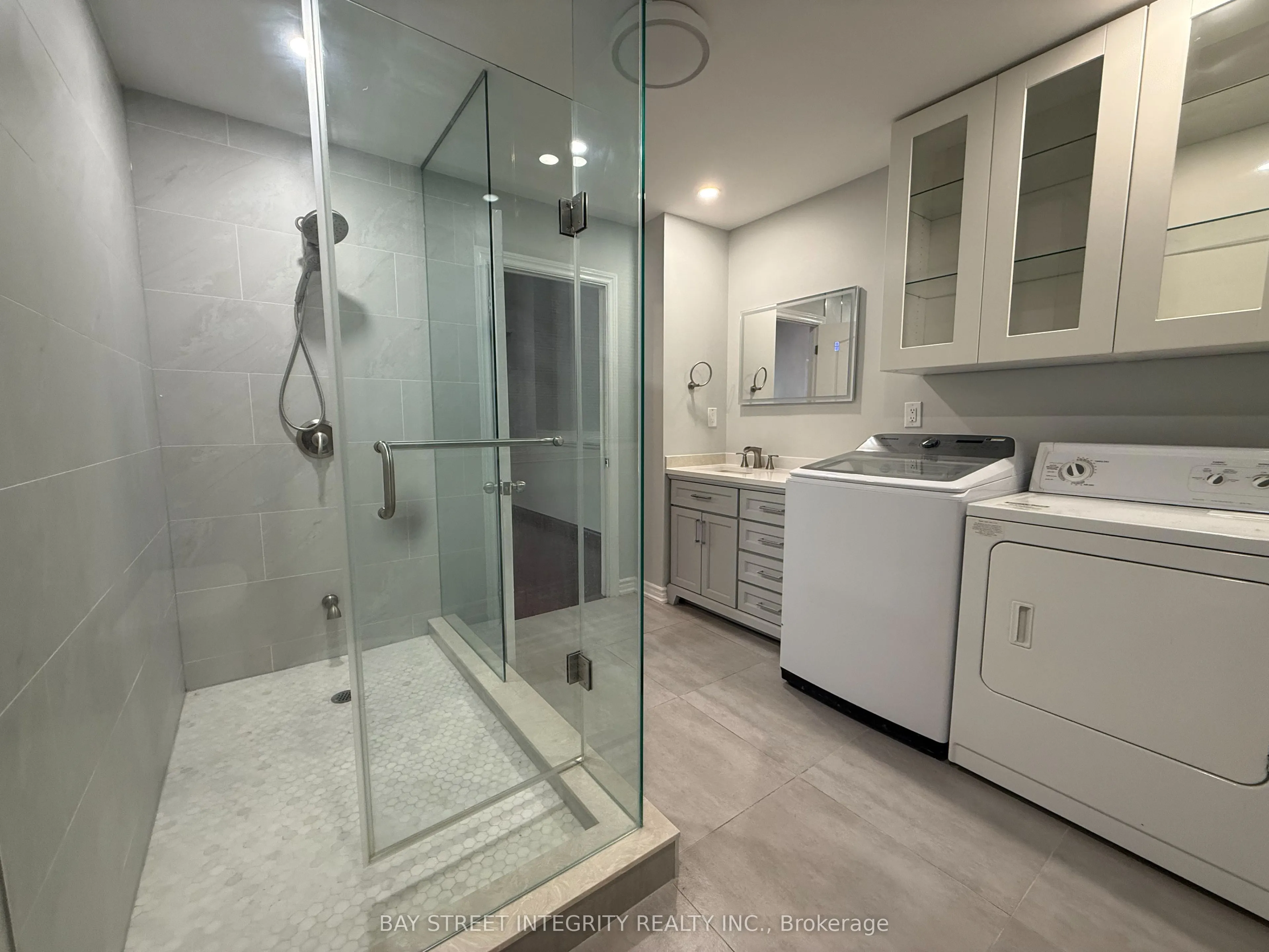 2 Axsmith Crescent