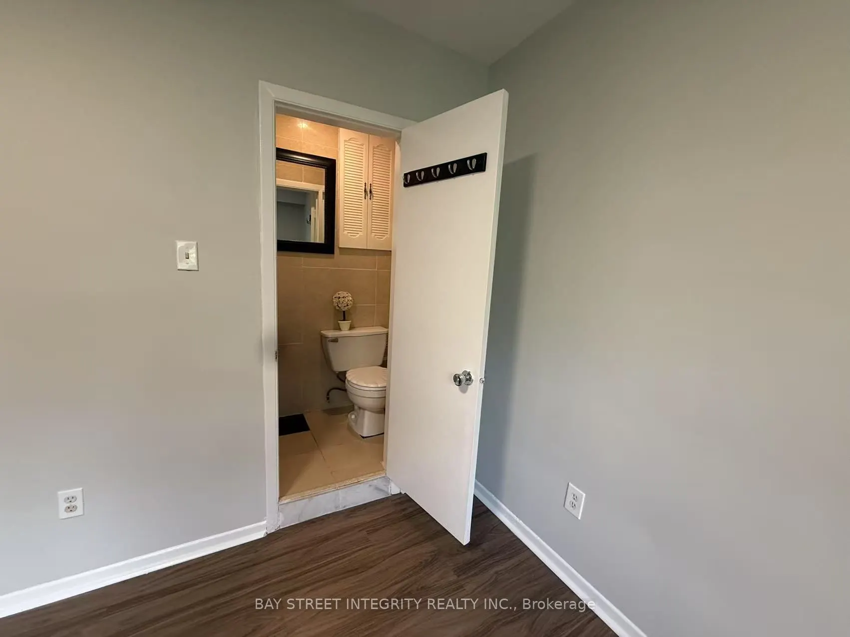 2 Axsmith Crescent