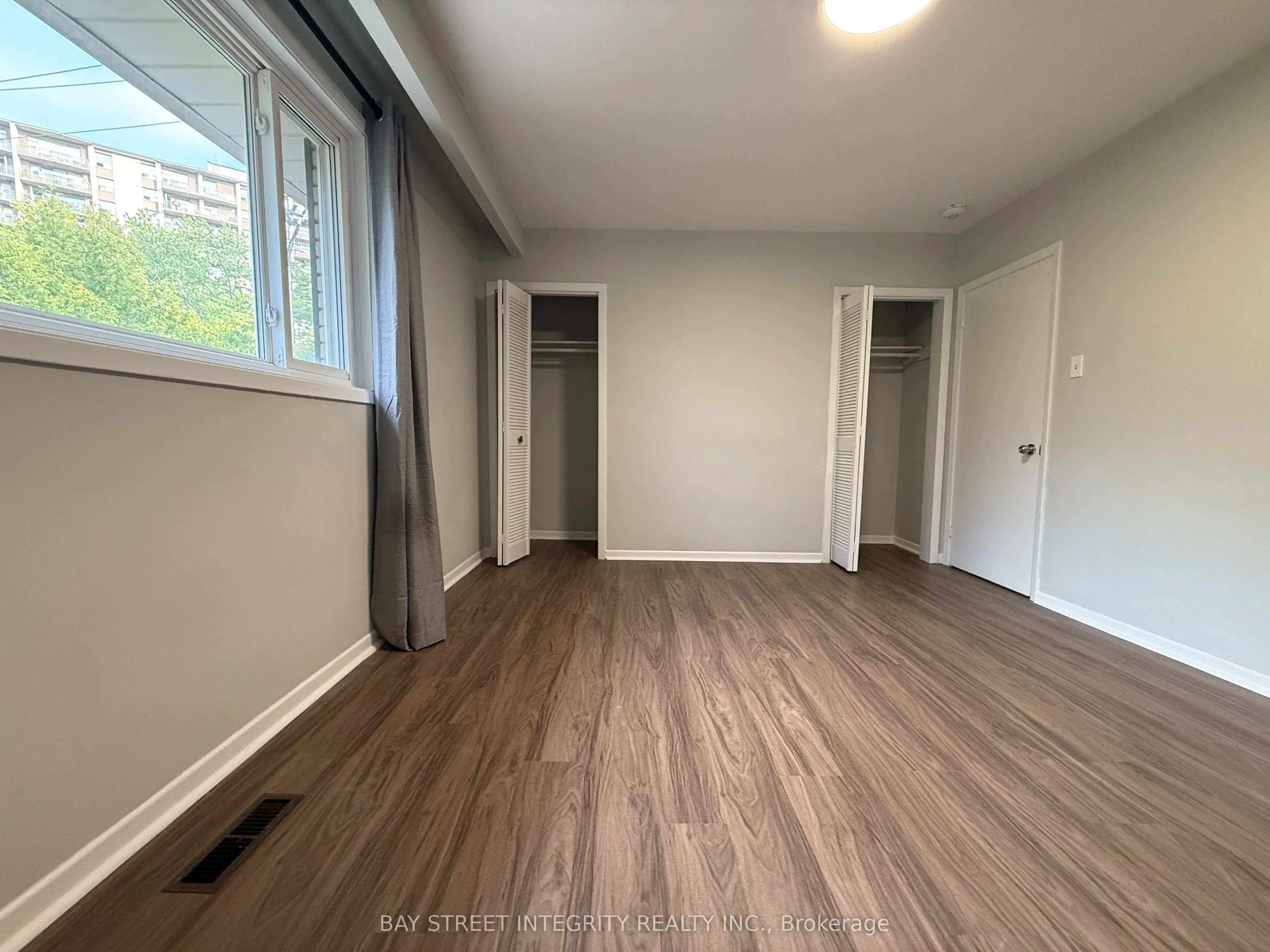 2 Axsmith Crescent