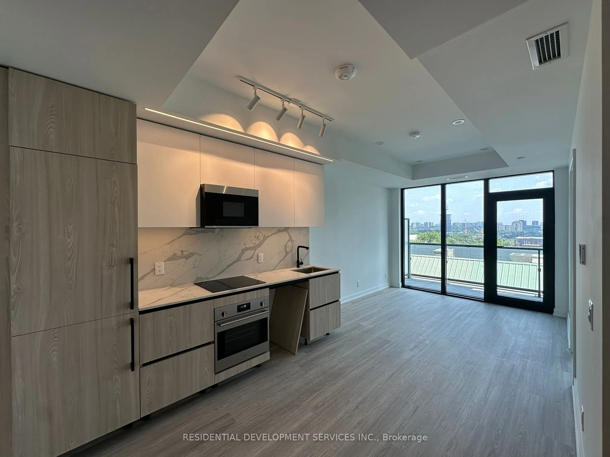 699 Sheppard Avenue E, #603