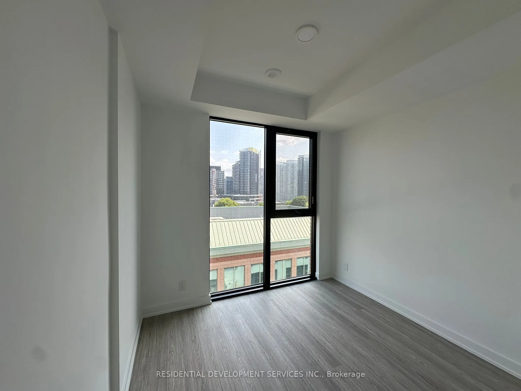 699 Sheppard Avenue E, #603