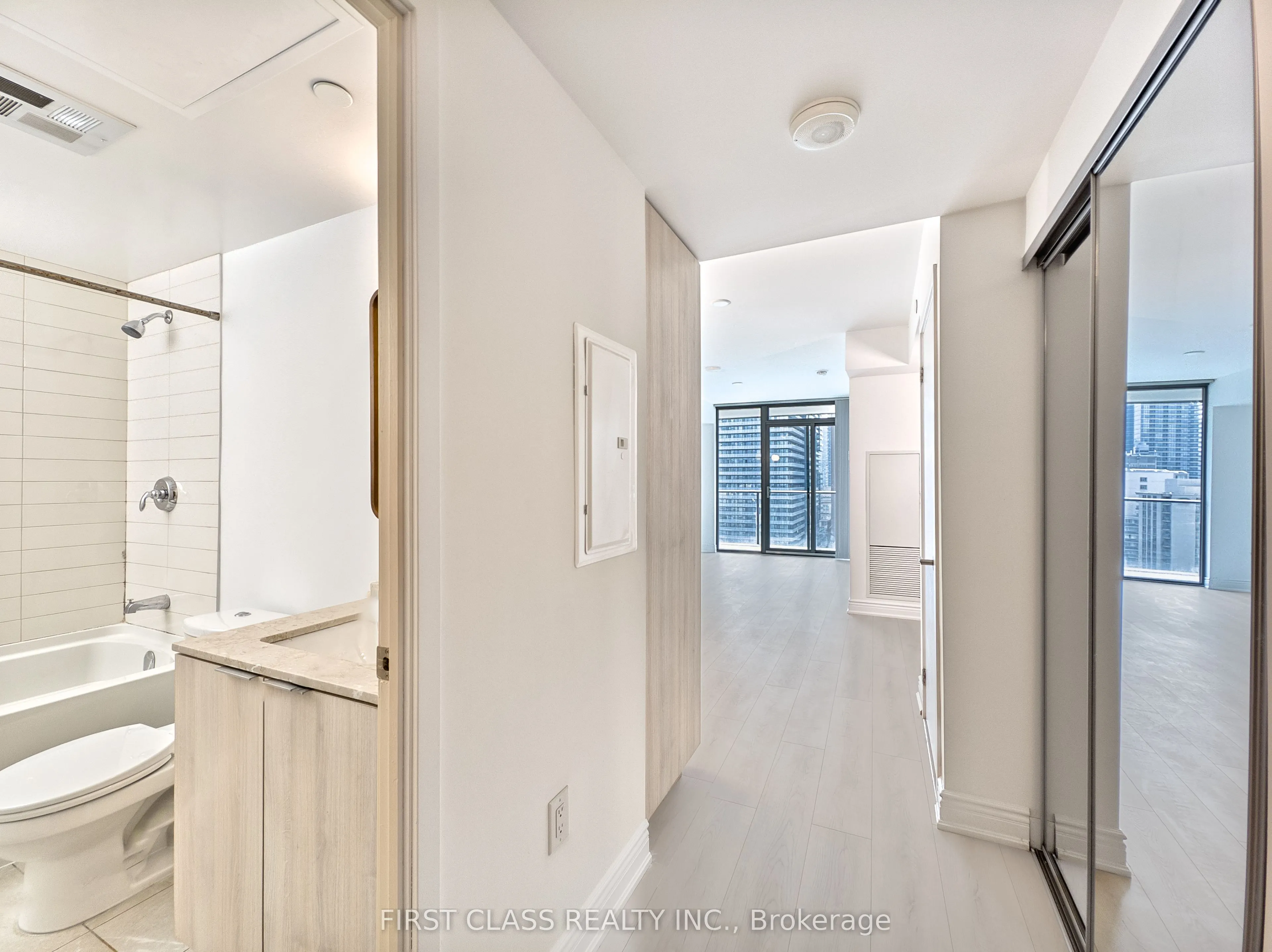 11 Wellesley Street W, #1404
