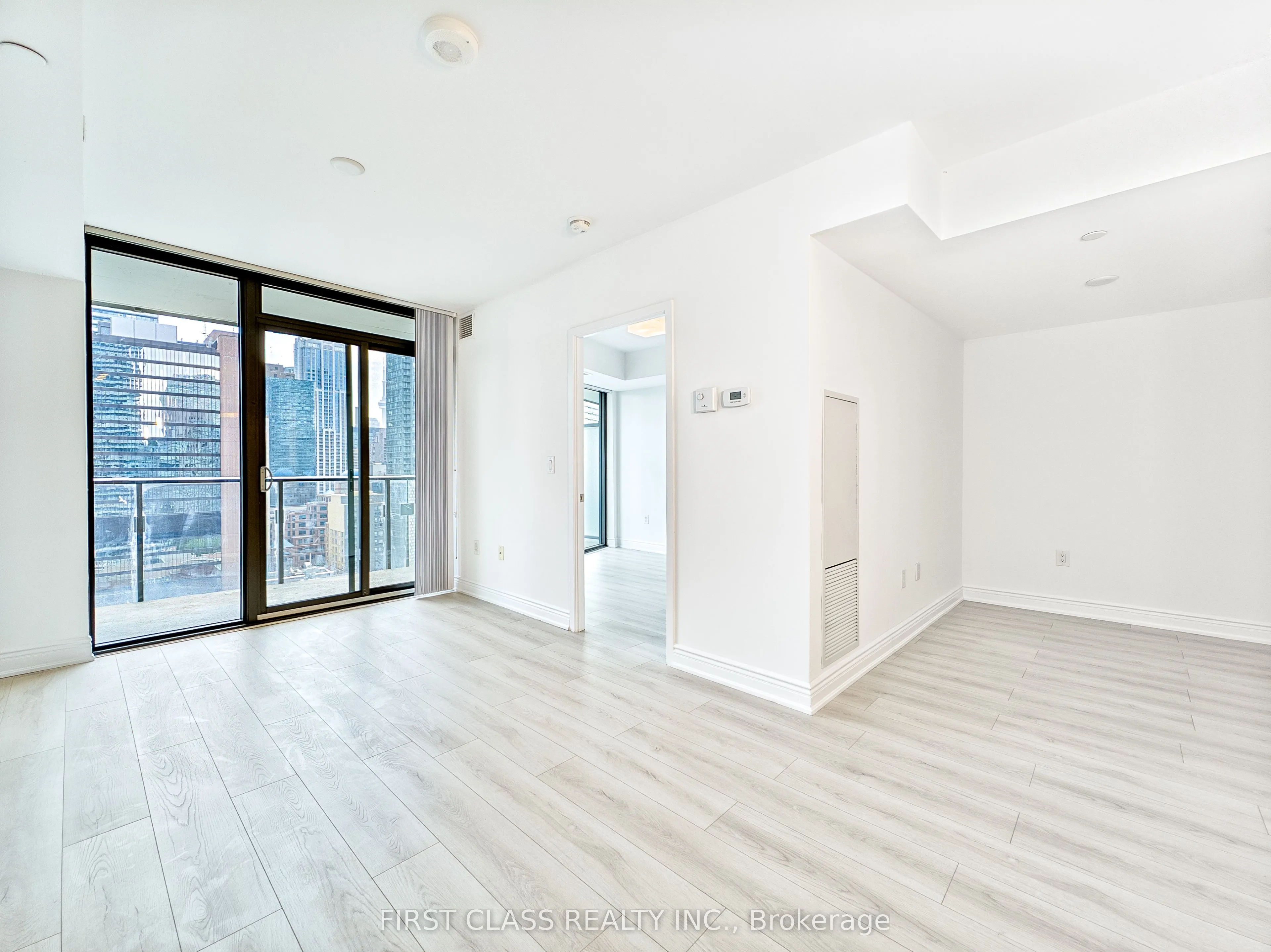 11 Wellesley Street W, #1404