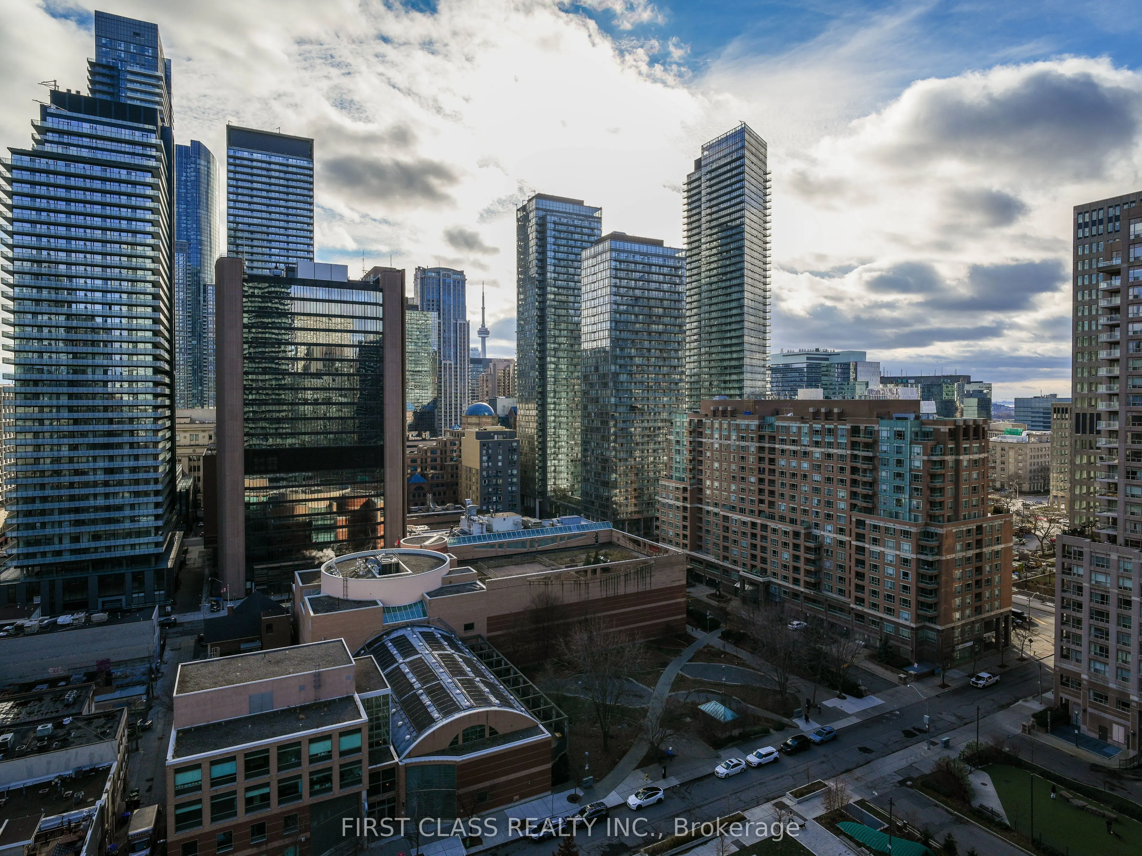 11 Wellesley Street W, #1404