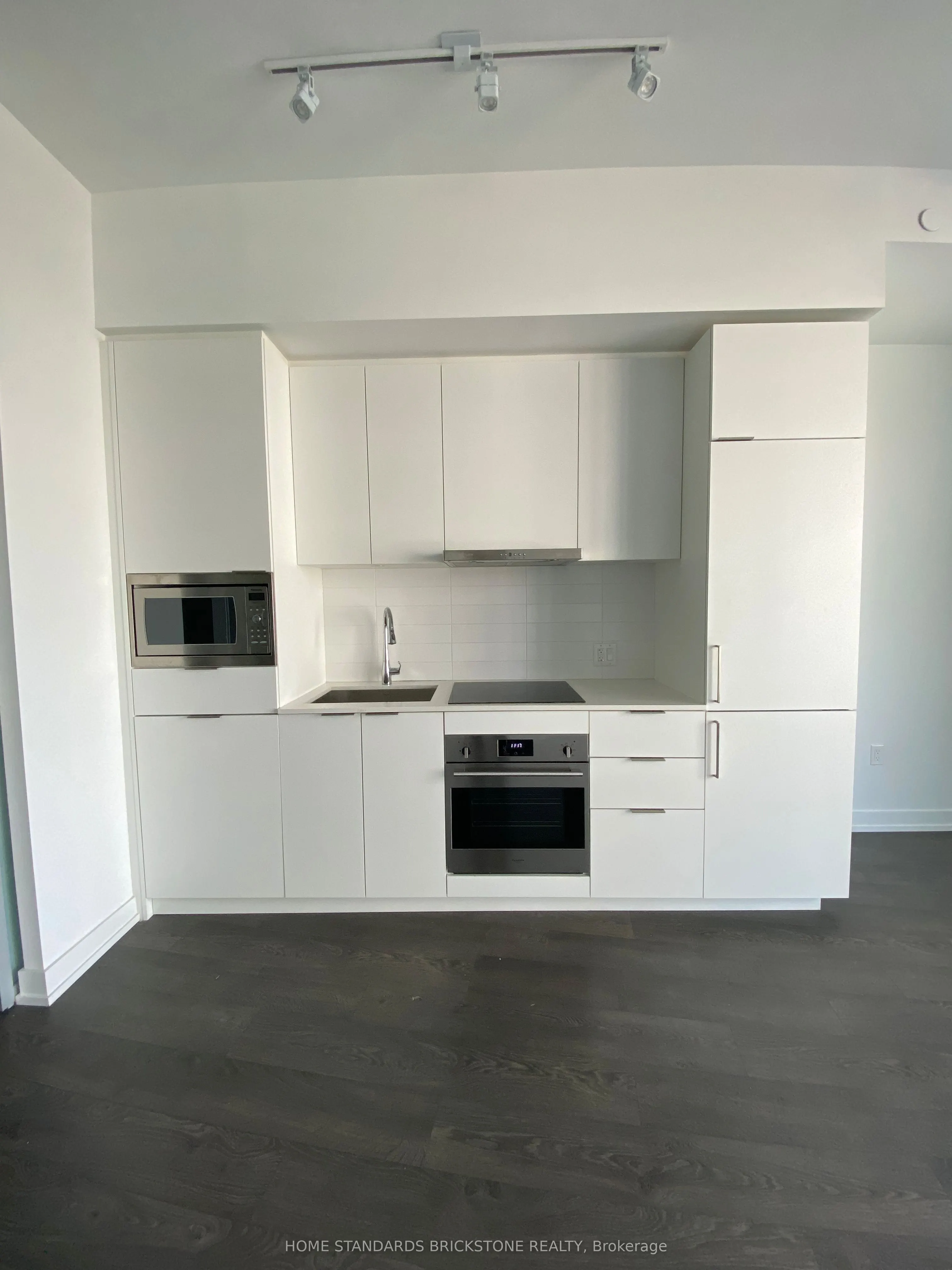 7 Golden Lion Heights, #N646