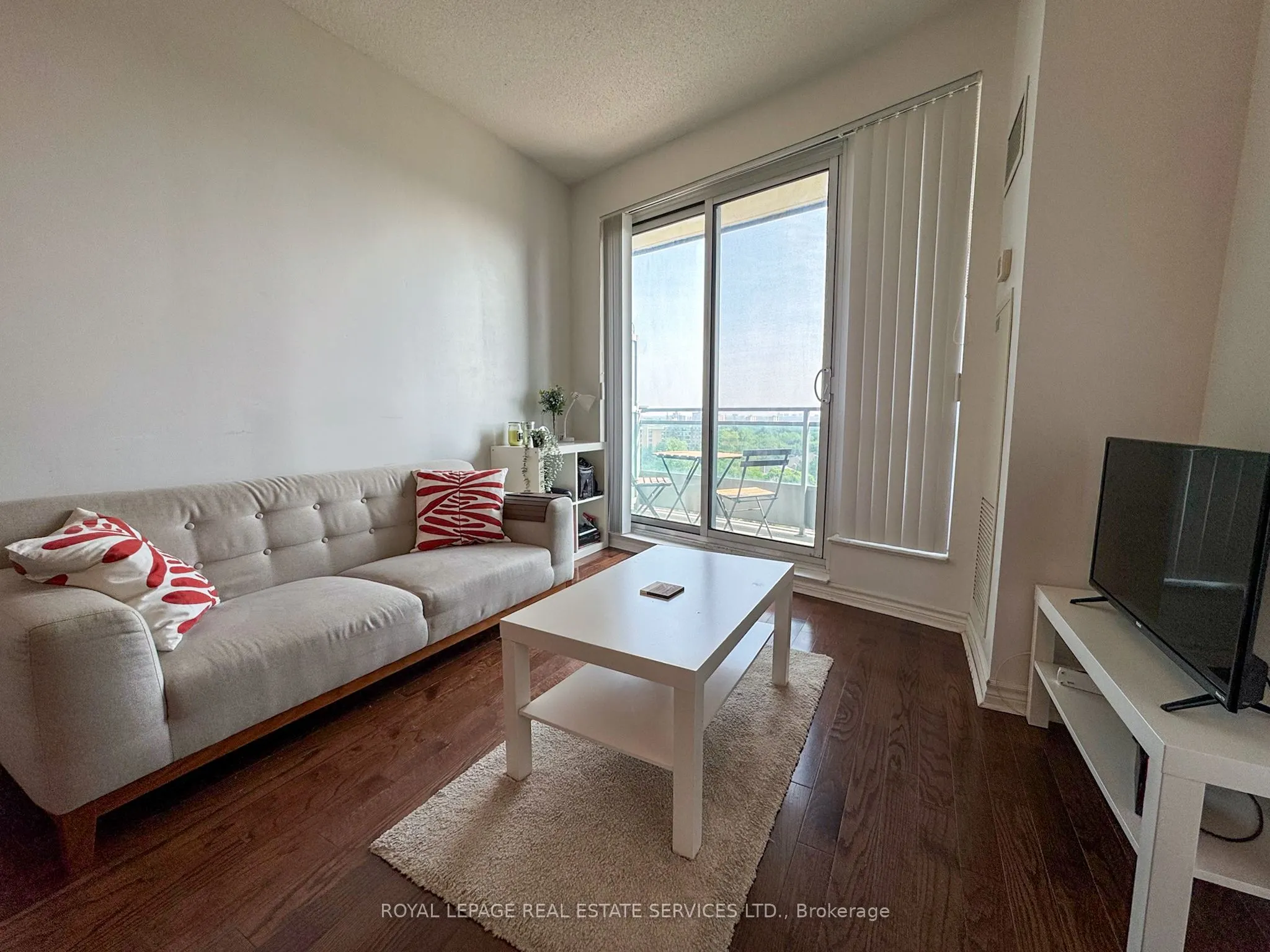18 Holmes Avenue, #1002