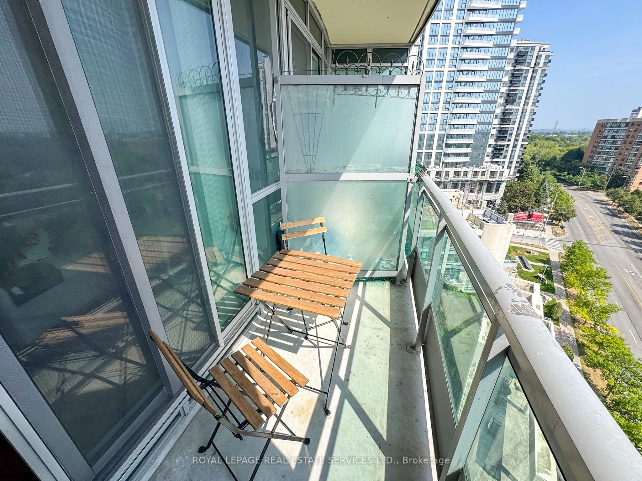 18 Holmes Avenue, #1002