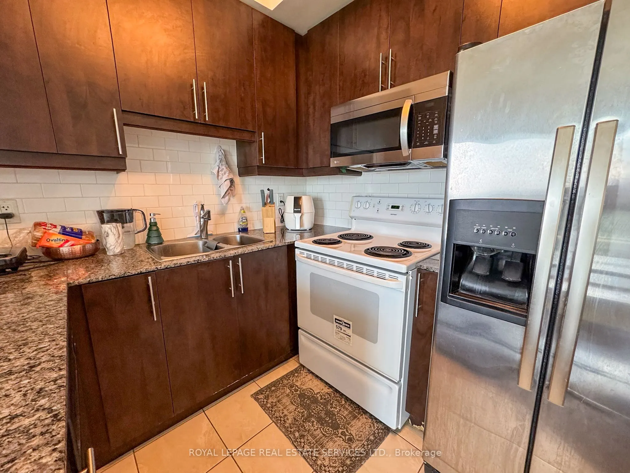 18 Holmes Avenue, #1002