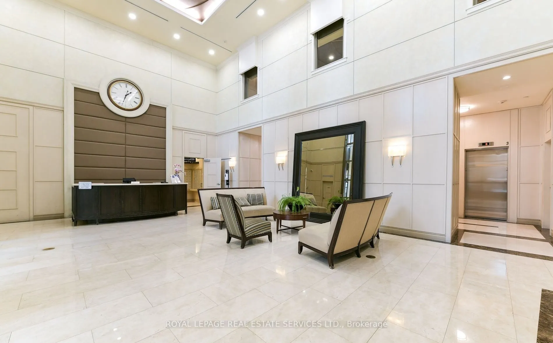 18 Holmes Avenue, #1002