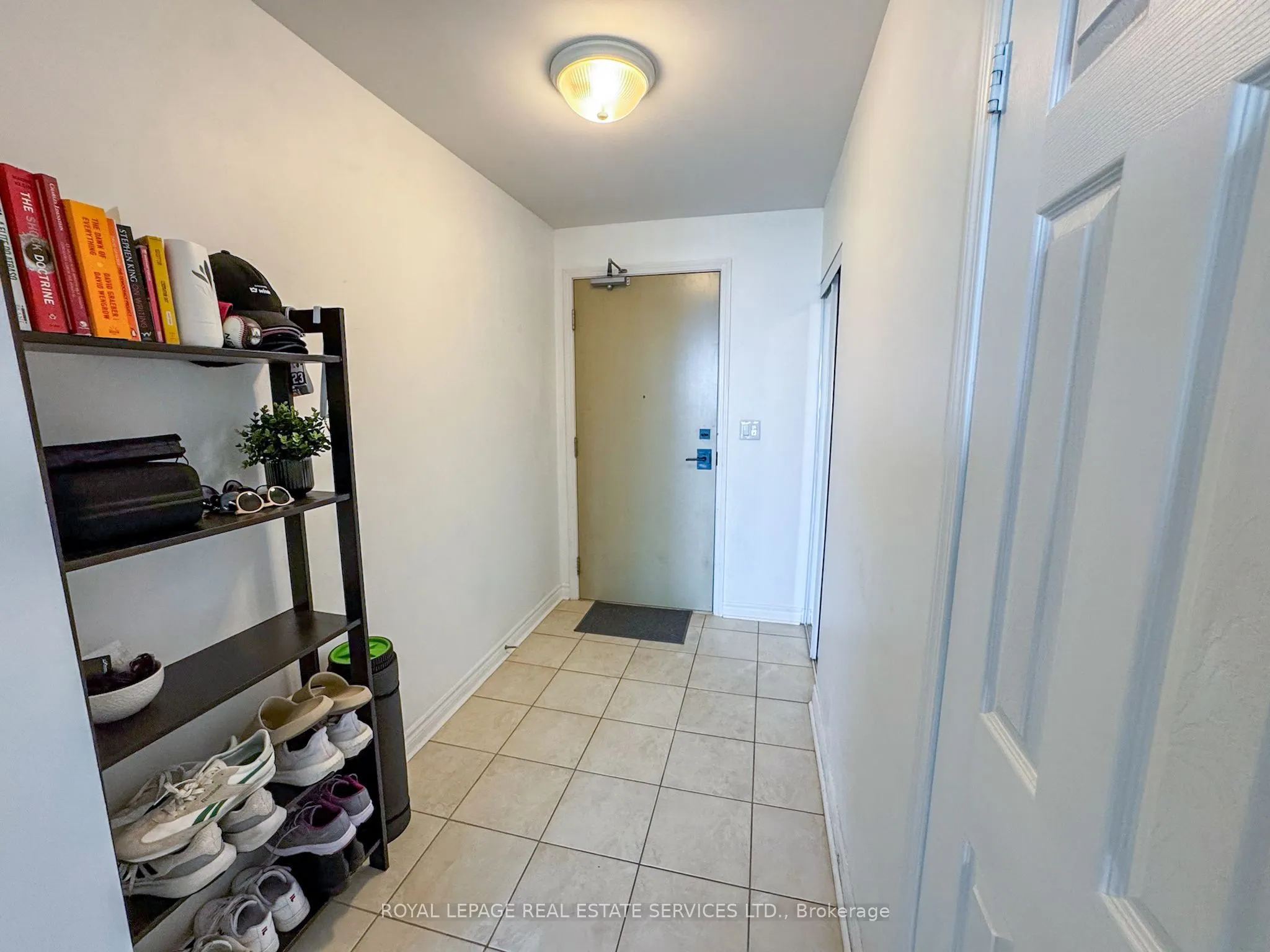 18 Holmes Avenue, #1002