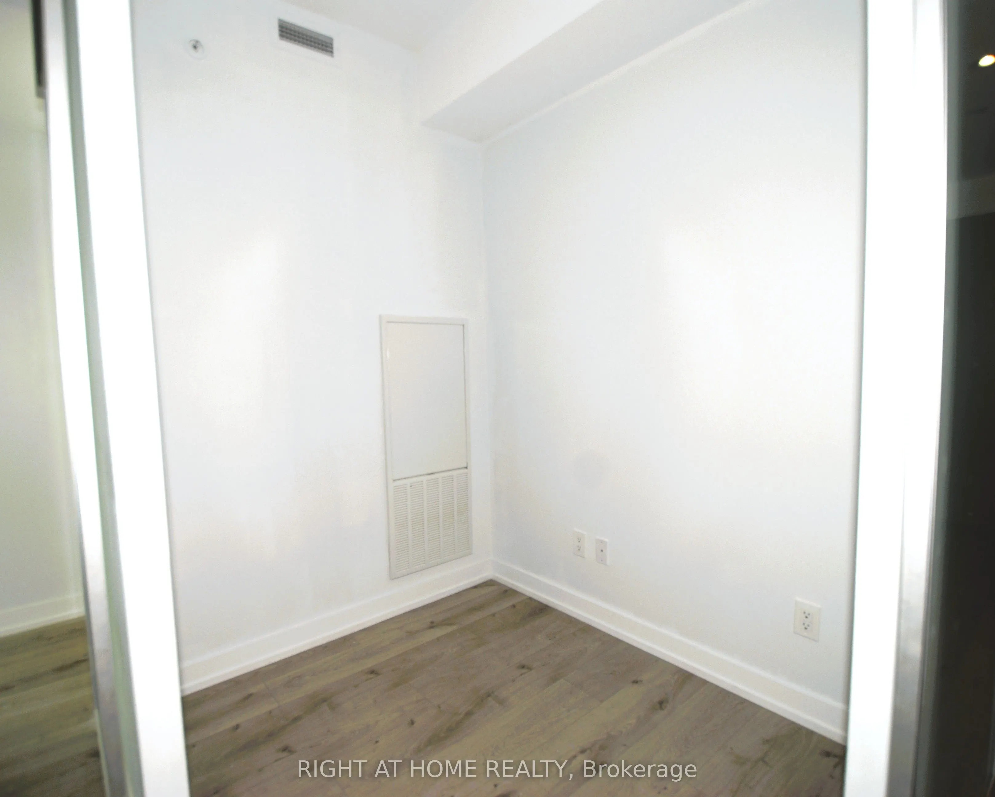 161 Roehampton Avenue, #733