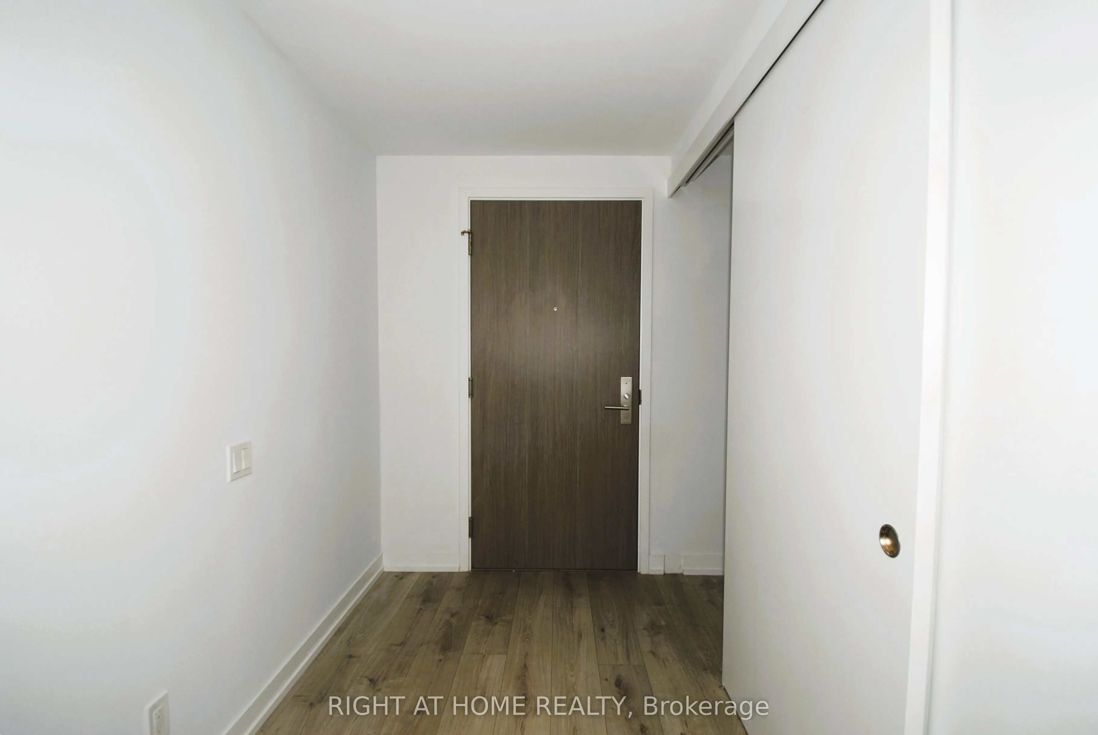 161 Roehampton Avenue, #733